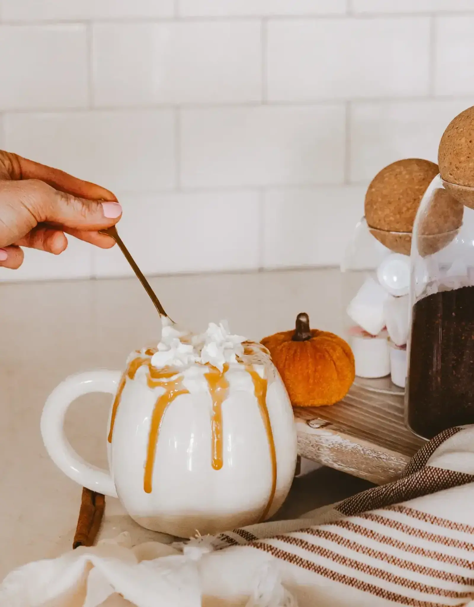 Cream Pumpkin 19 oz Mug