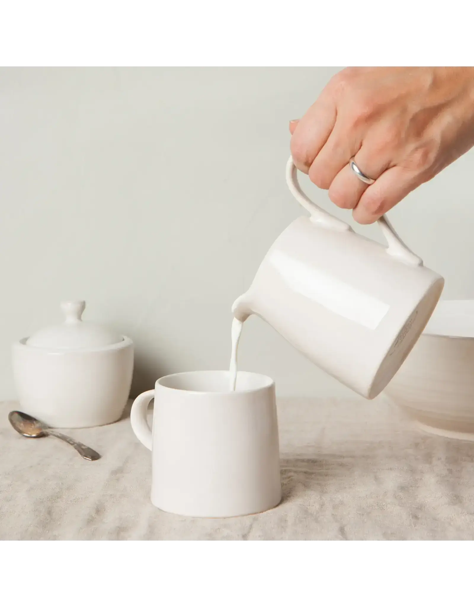 Aquarius Oyster Creamer