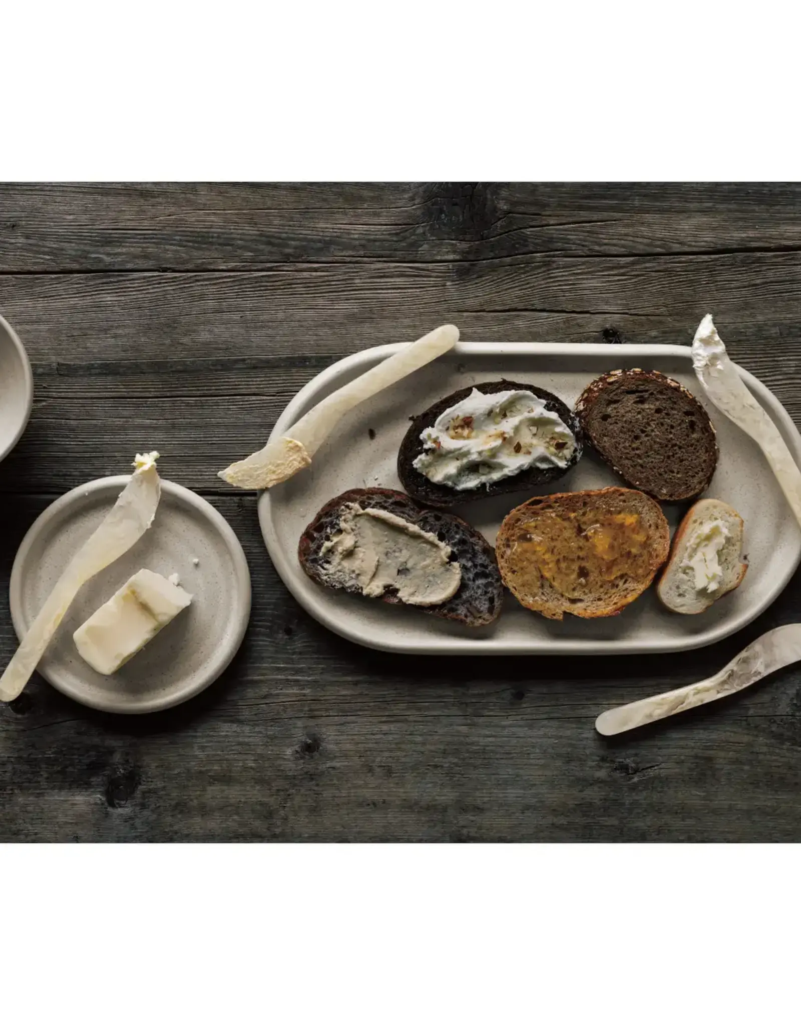 Heirloom Ivory Resin Spreader