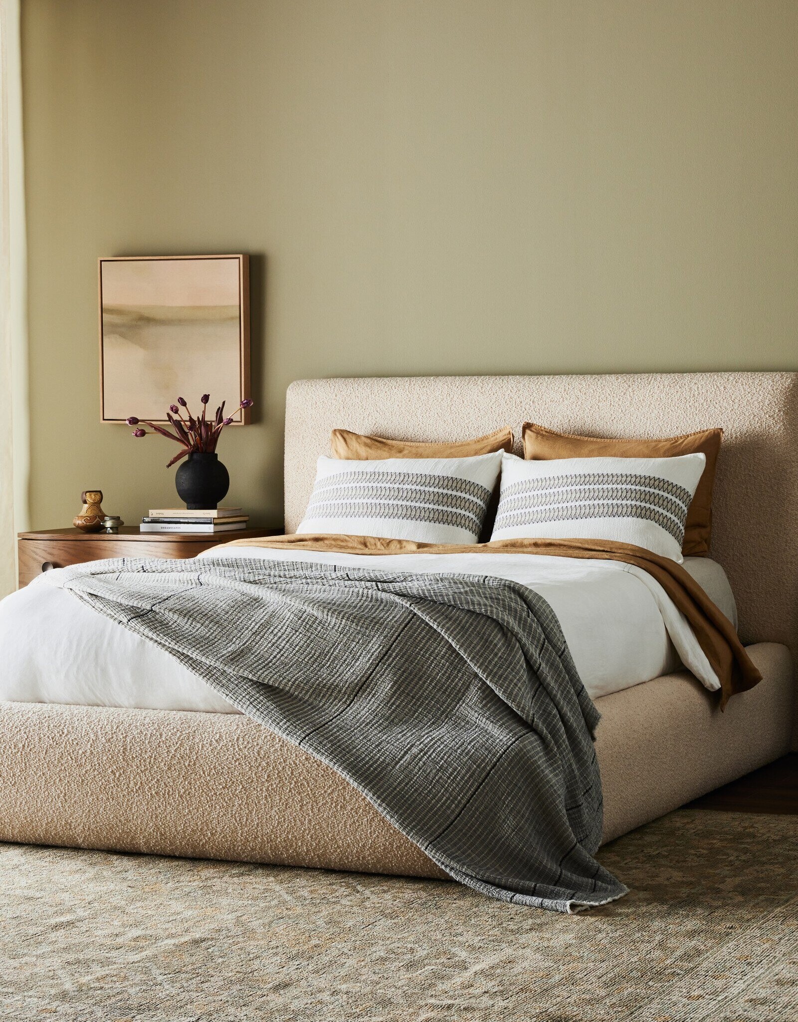 Quincy Bed in Lisbon Cream -King