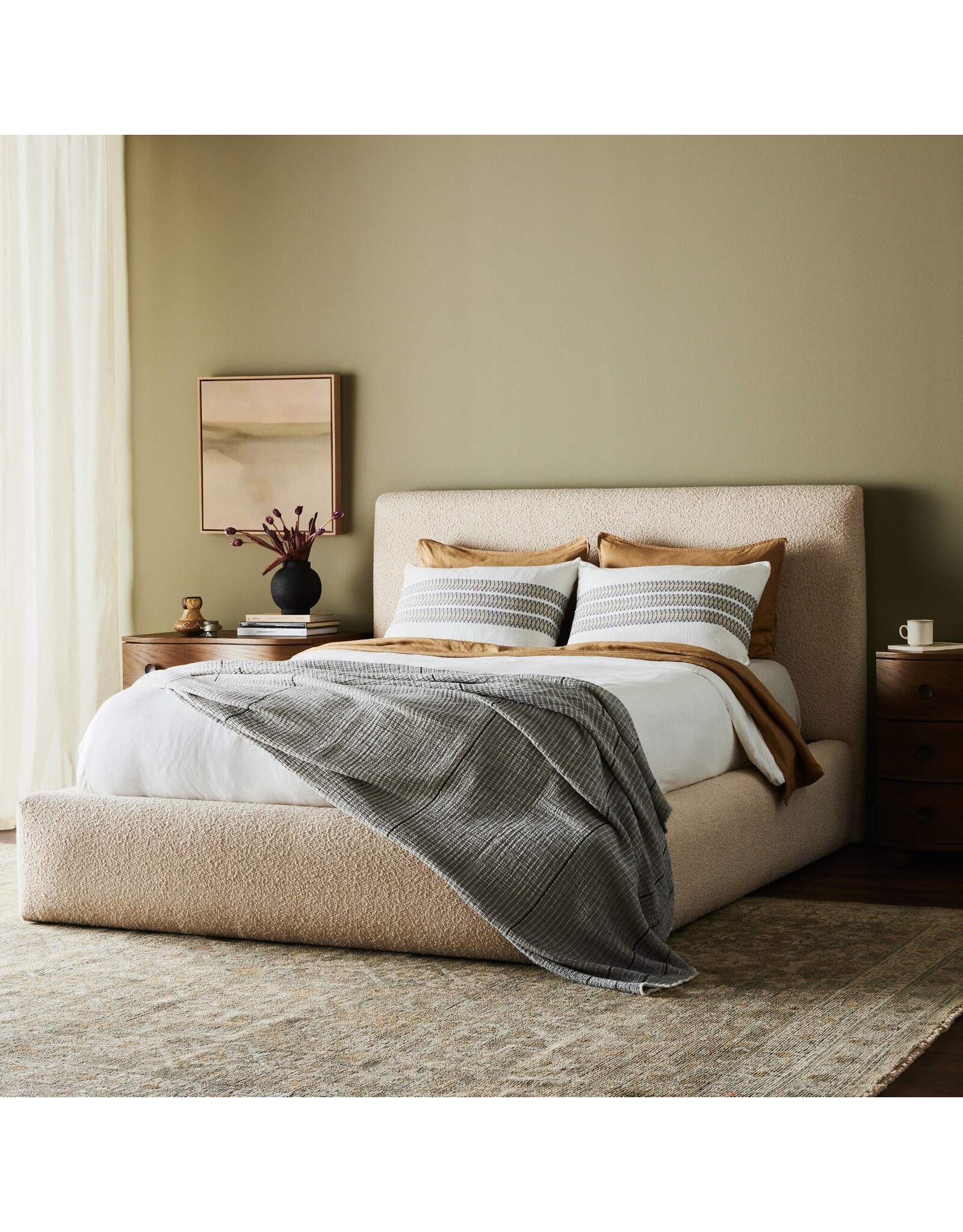 Quincy Bed in Lisbon Cream -King