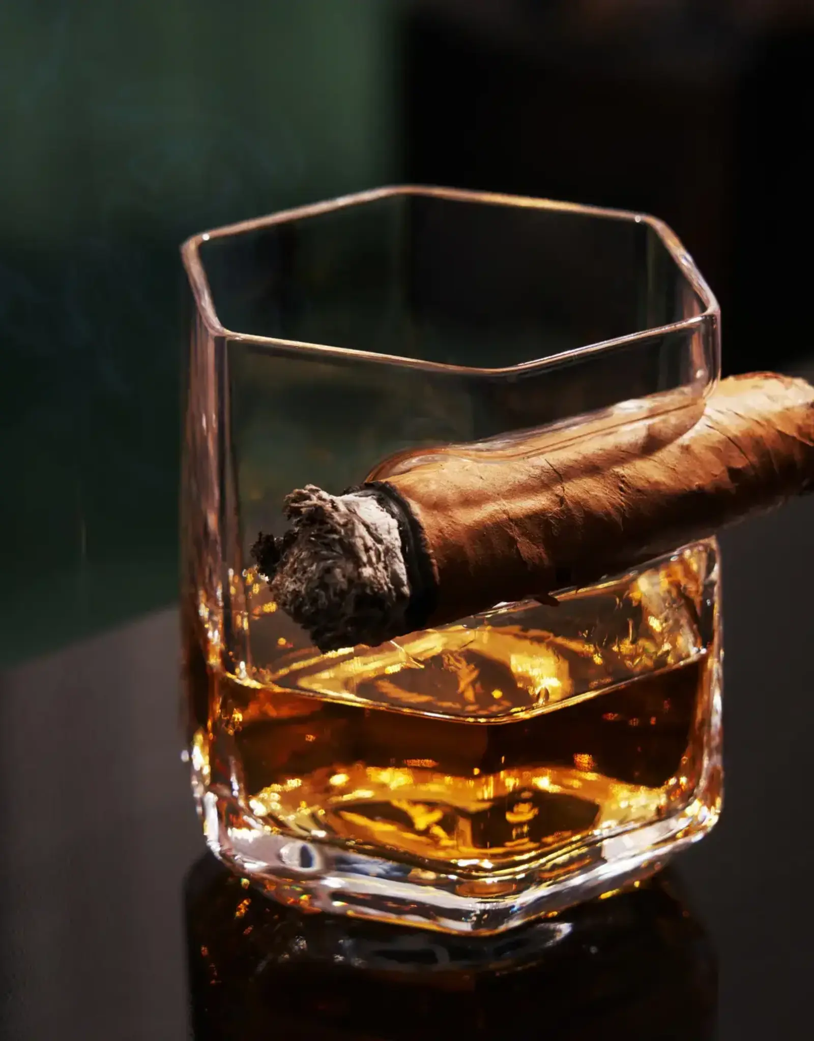 Raye™ Crystal Whiskey Glass with Builtin Cigar Holder