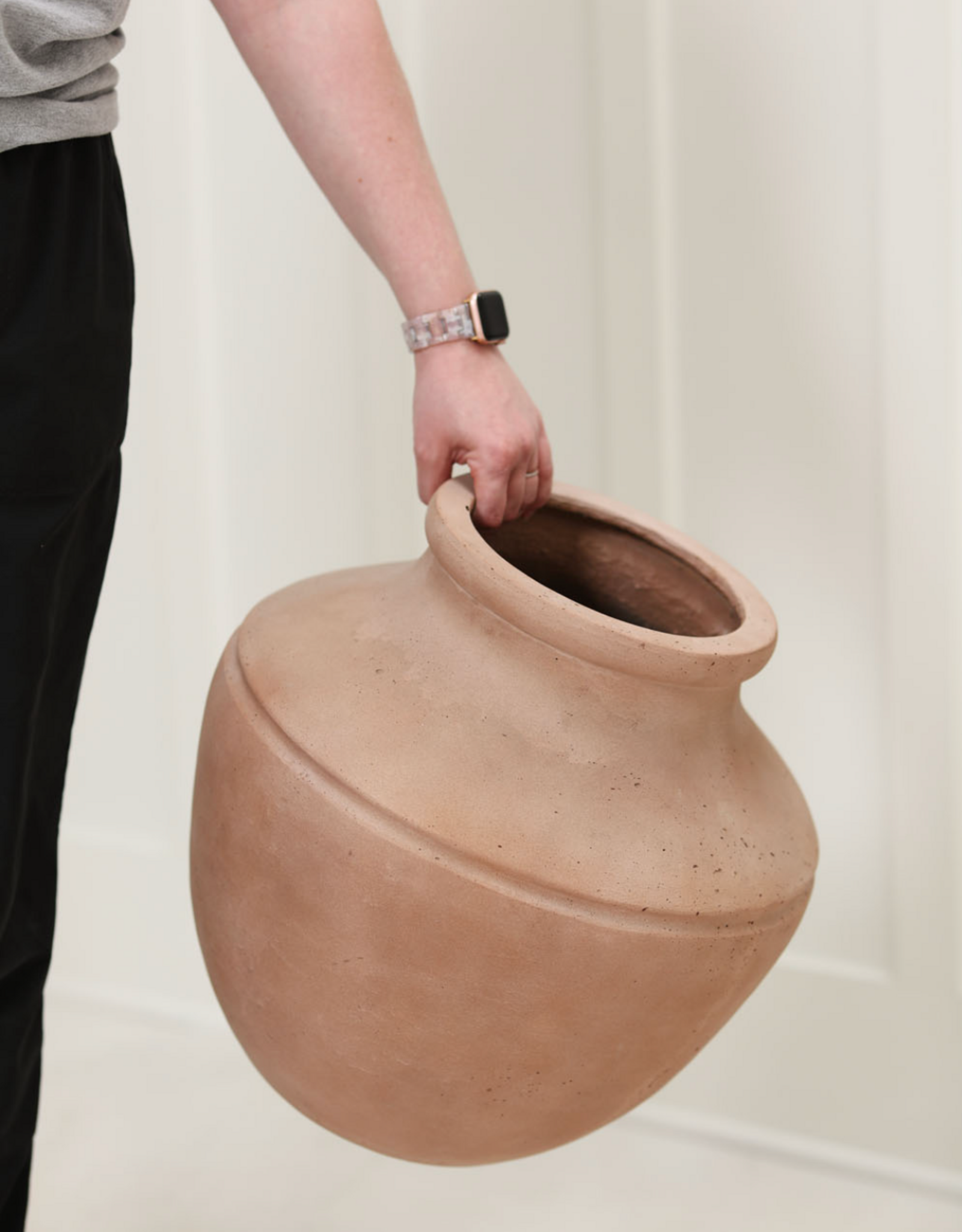 Leda Planter 16.5"x 16"