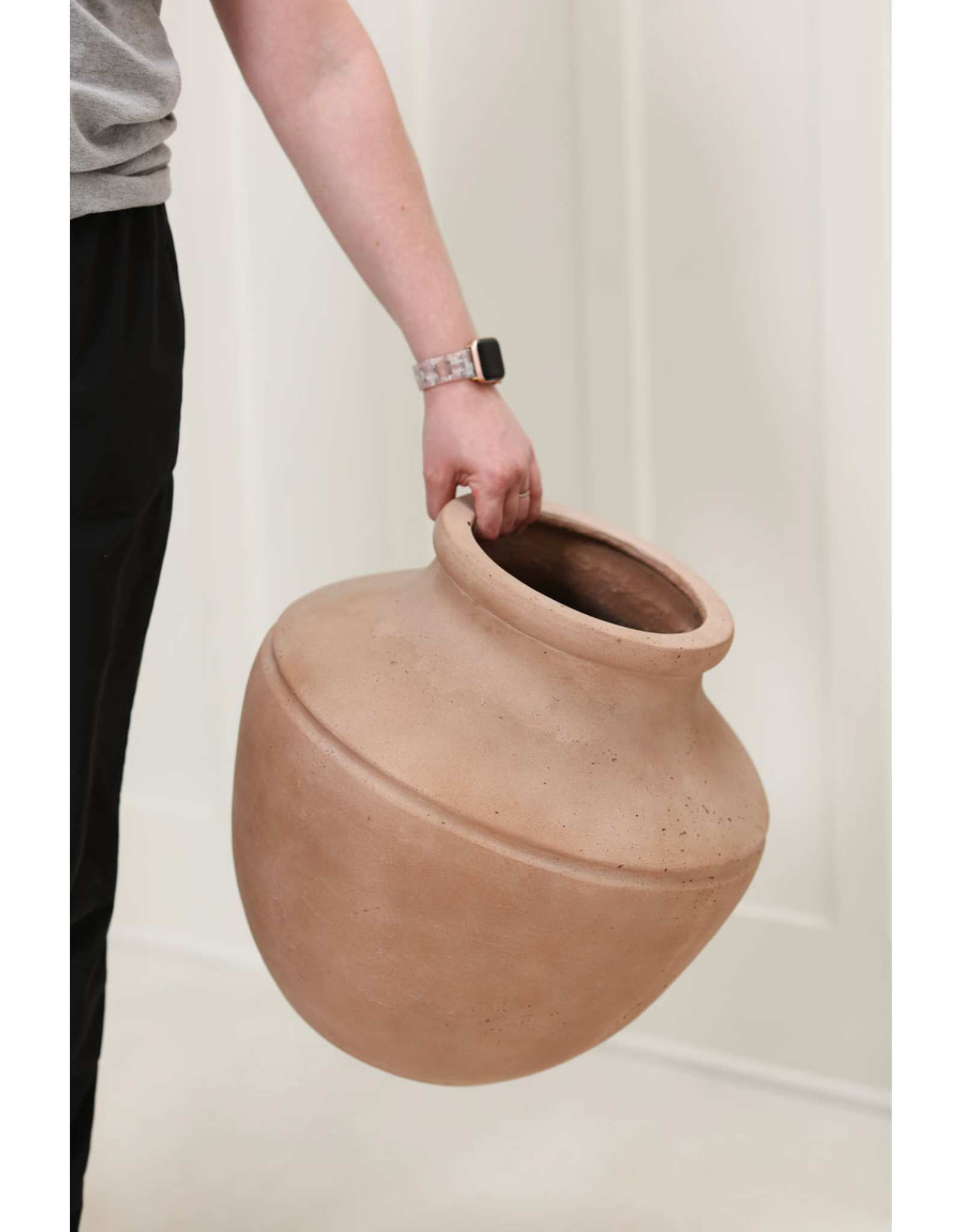 Leda Planter 16.5"x 16"