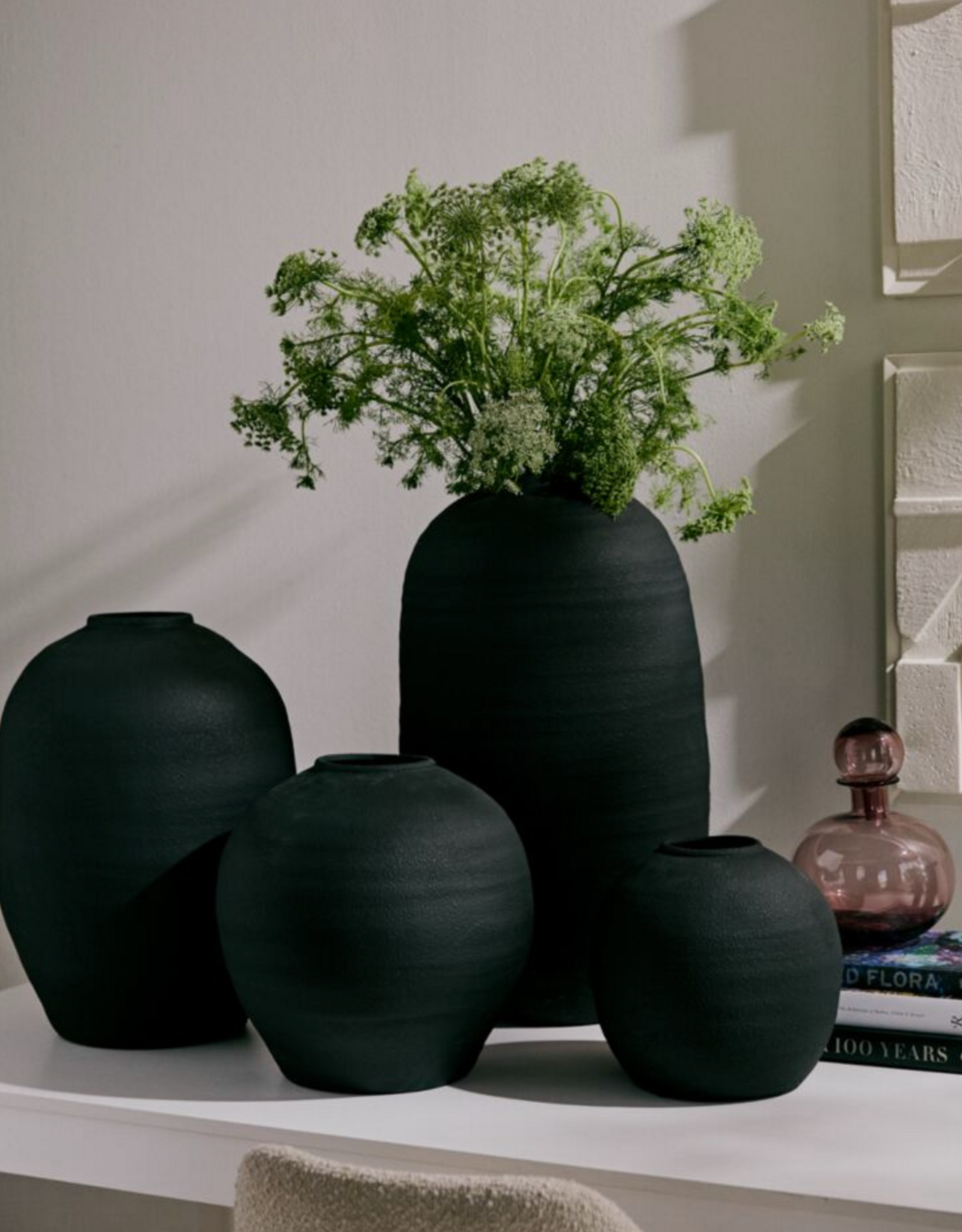 Konos Vase, Black 16"x28"