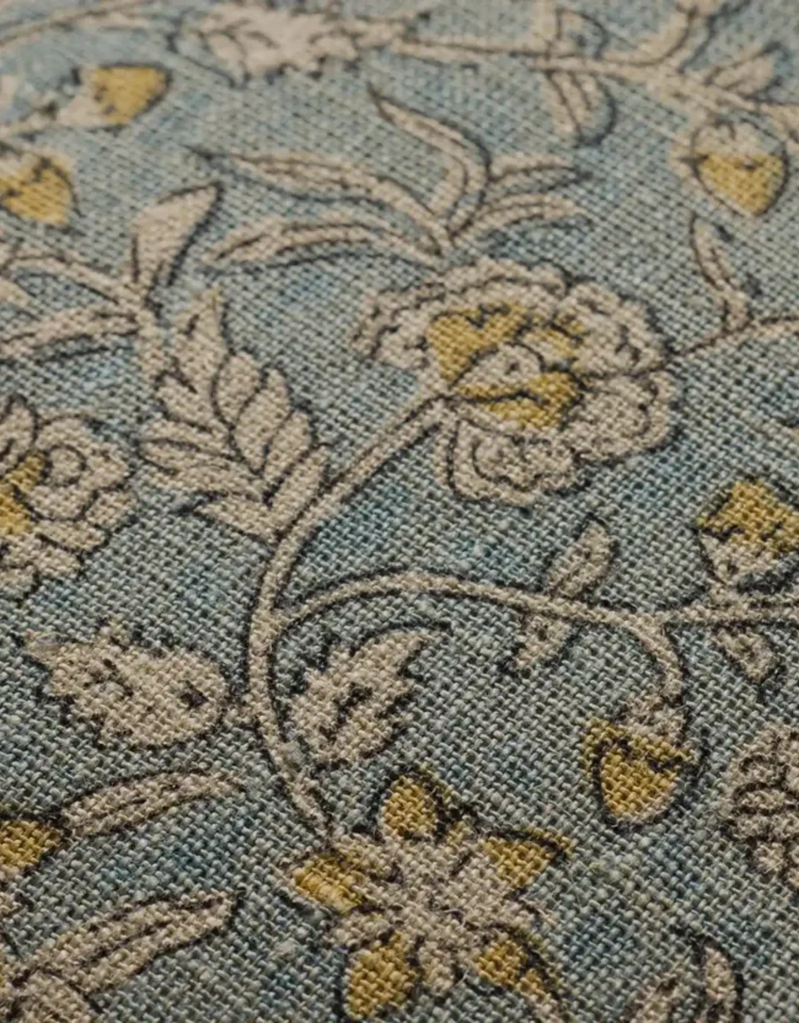 Loloi Pillow Light Blue / Multi, 22x22"