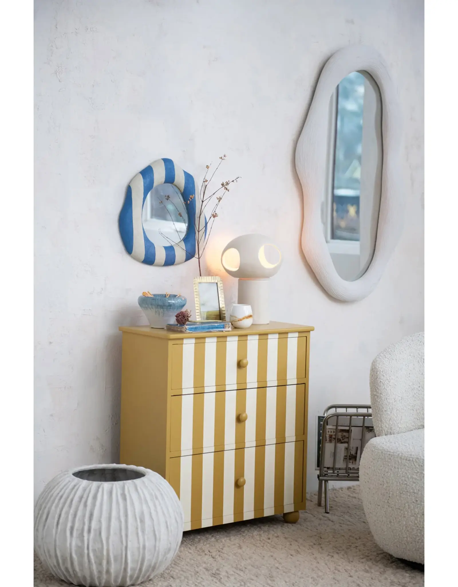 Textured Composite Resin Planter/Vase, Antique White