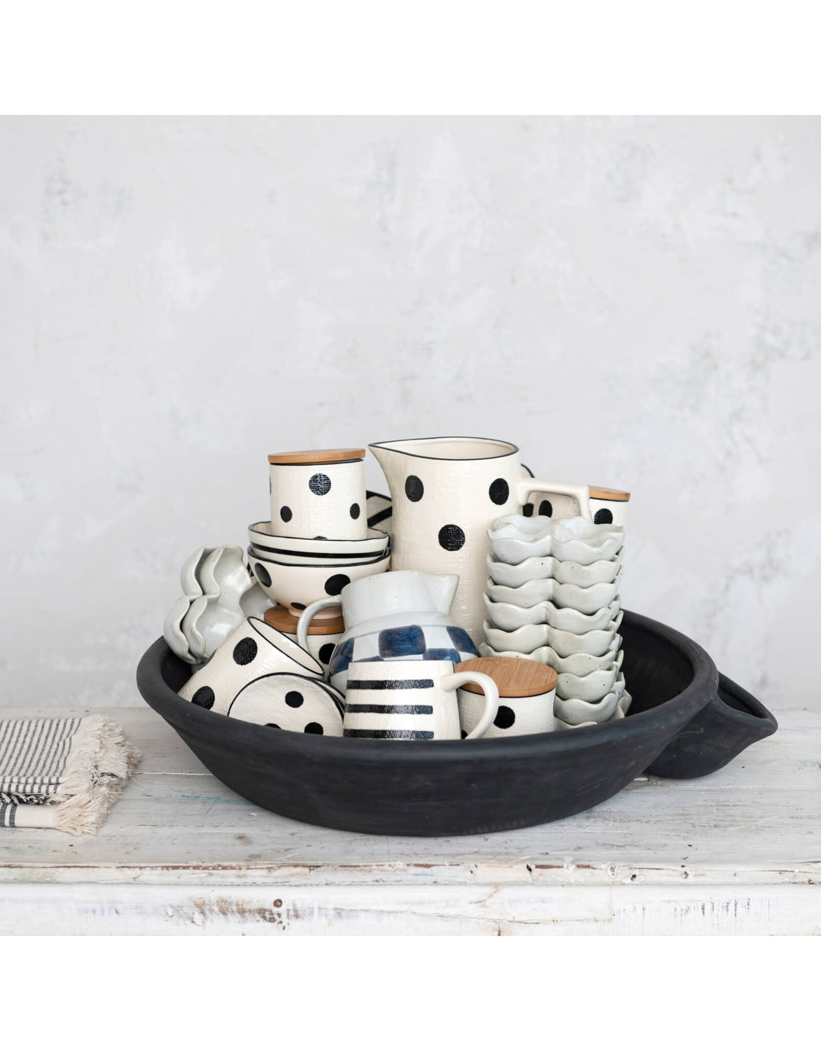 Decorative Vintage Reproduction Clay Dahi Bowl, Black