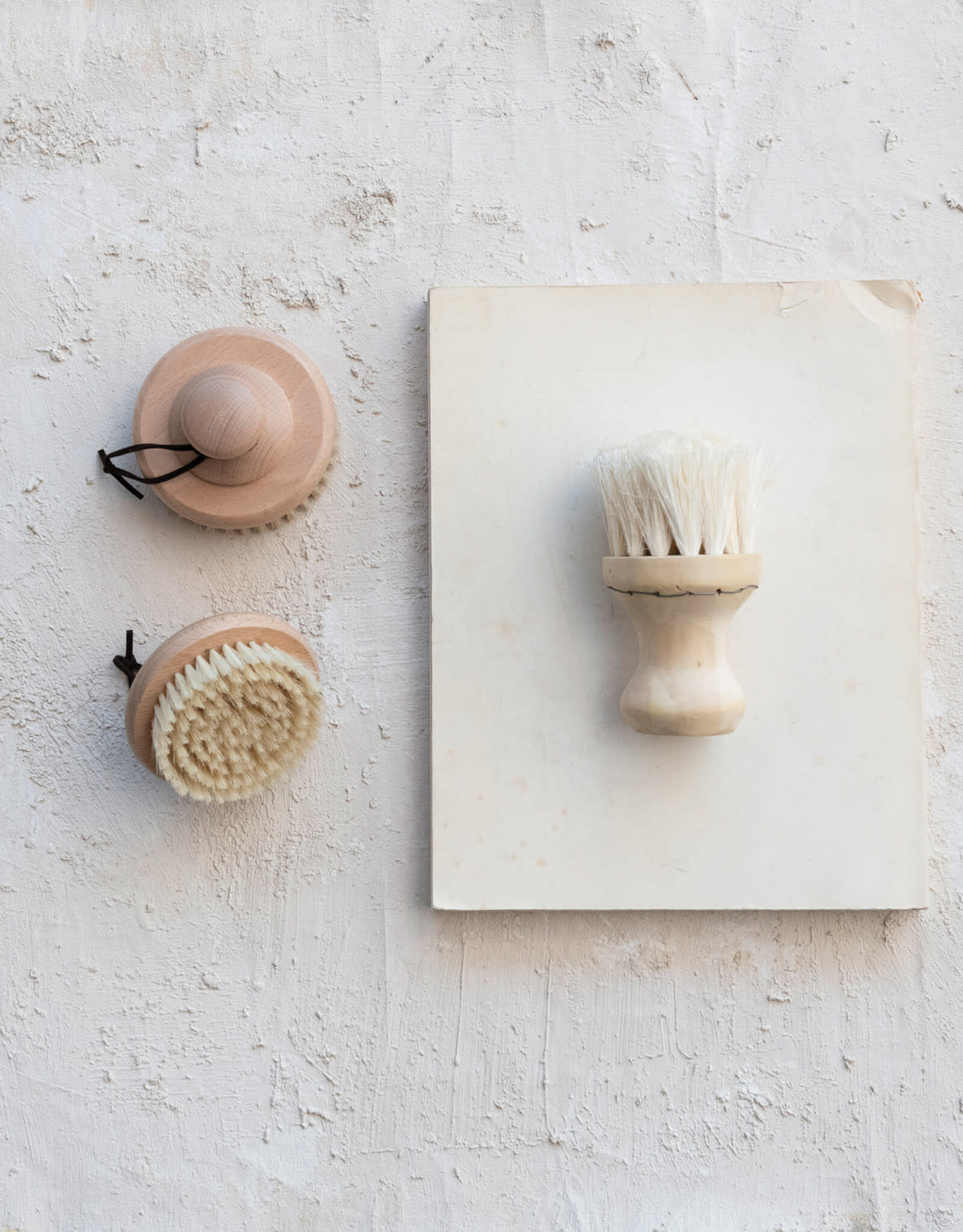 Beech Wood Body Brush w/ Round Handle & Leather Tie