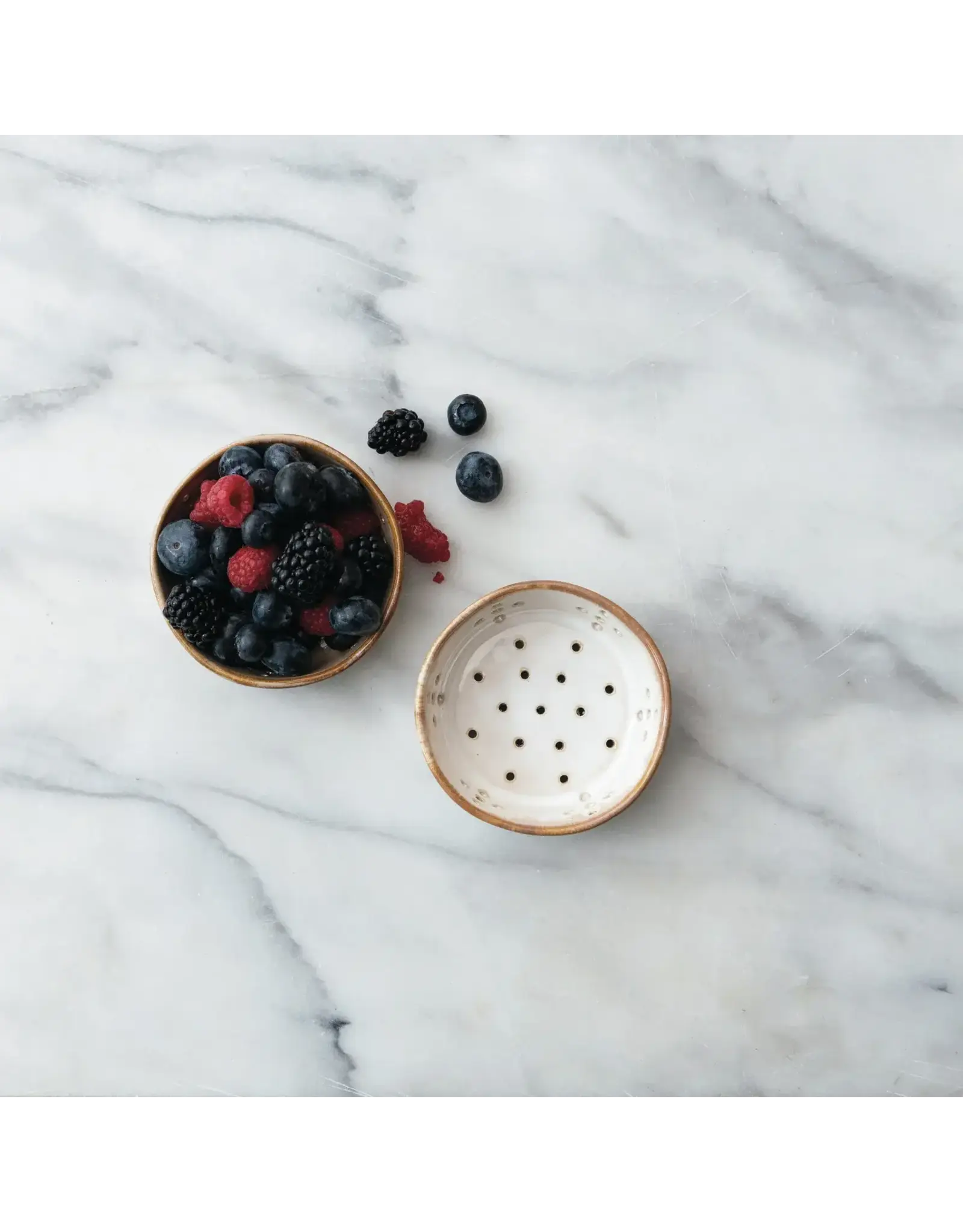 Stoneware Berry Bowl, 2 Colours