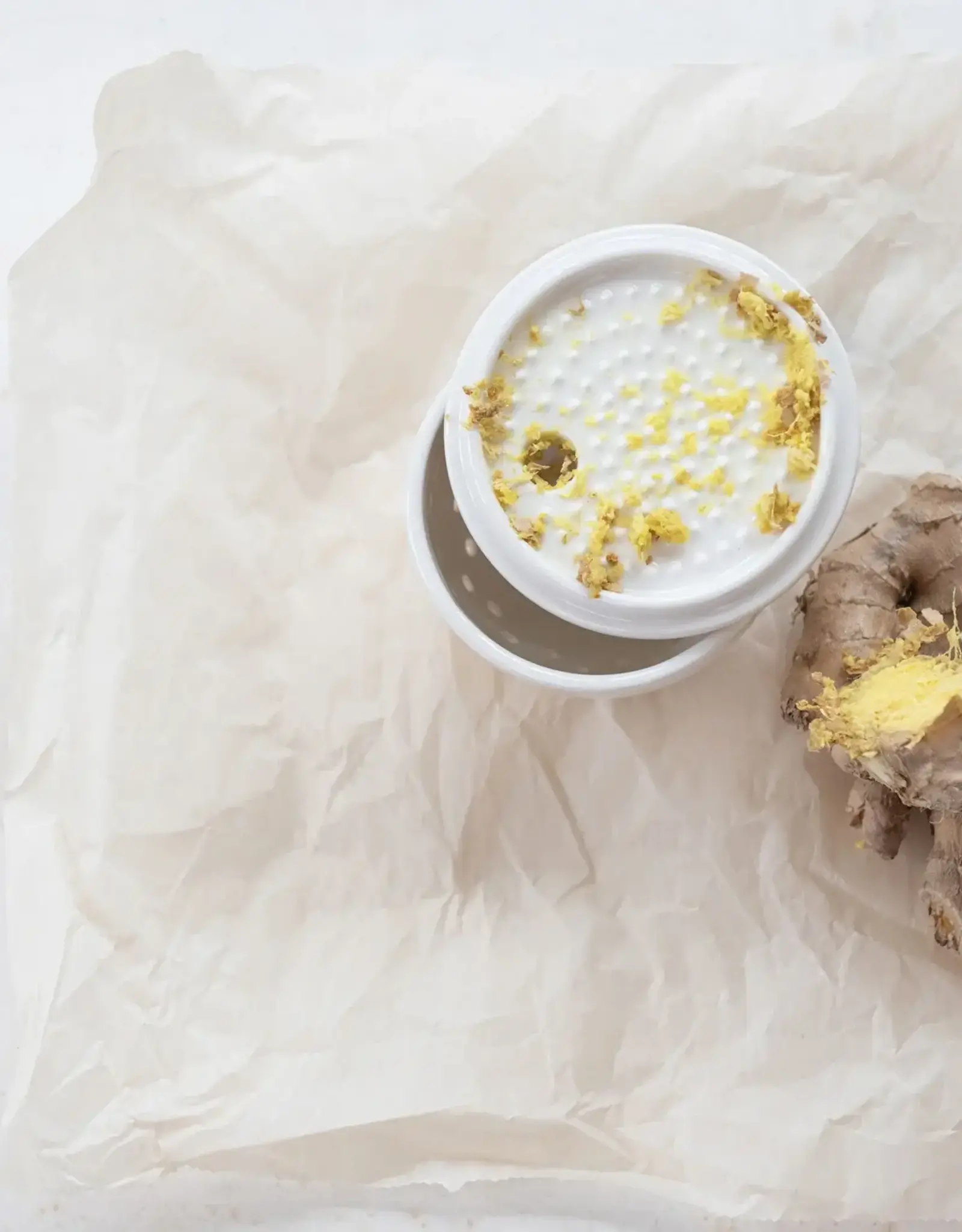 Stoneware Garlic/Ginger Grater/Storage, White