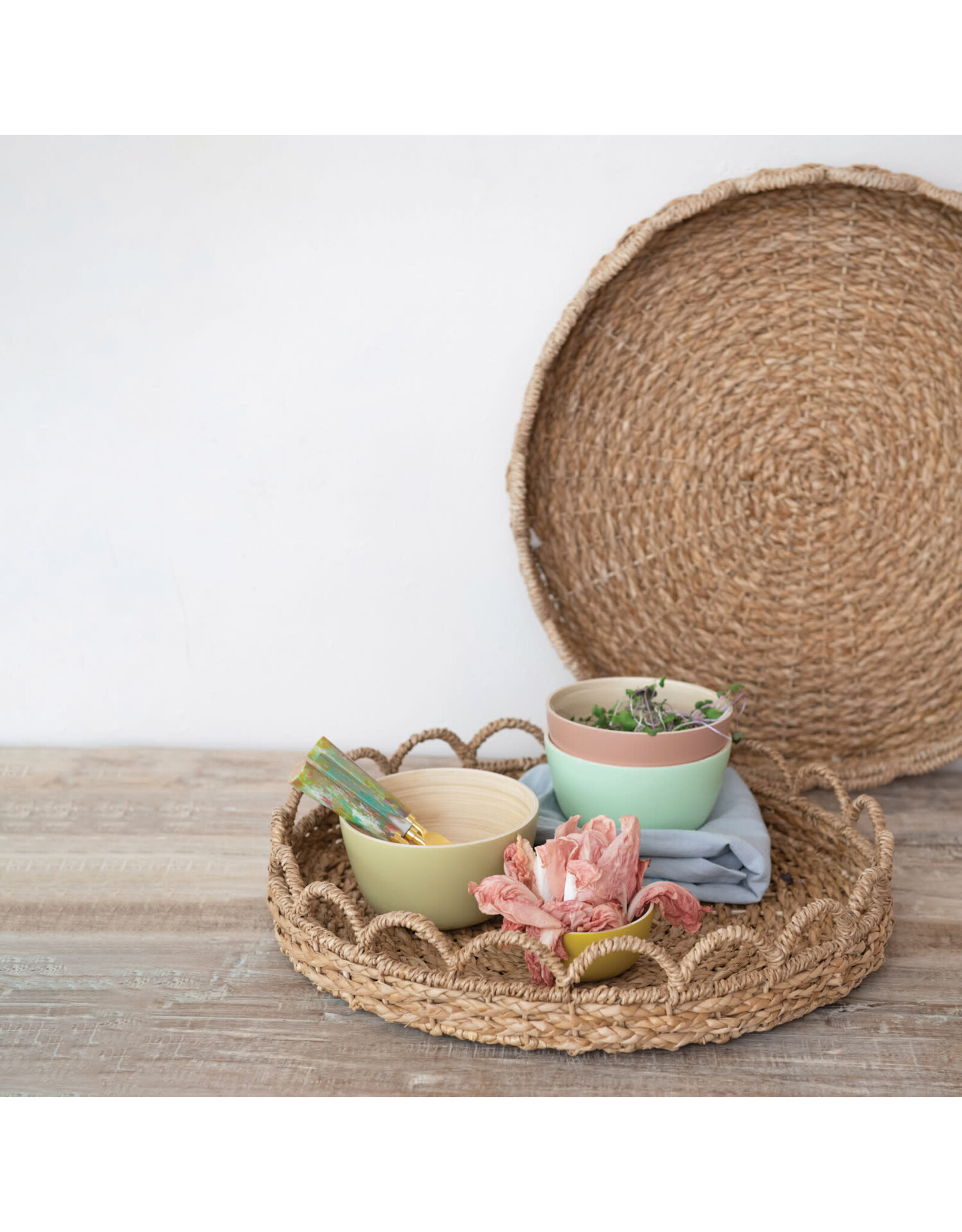 Decorative Woven Seagrass Scalloped Trays