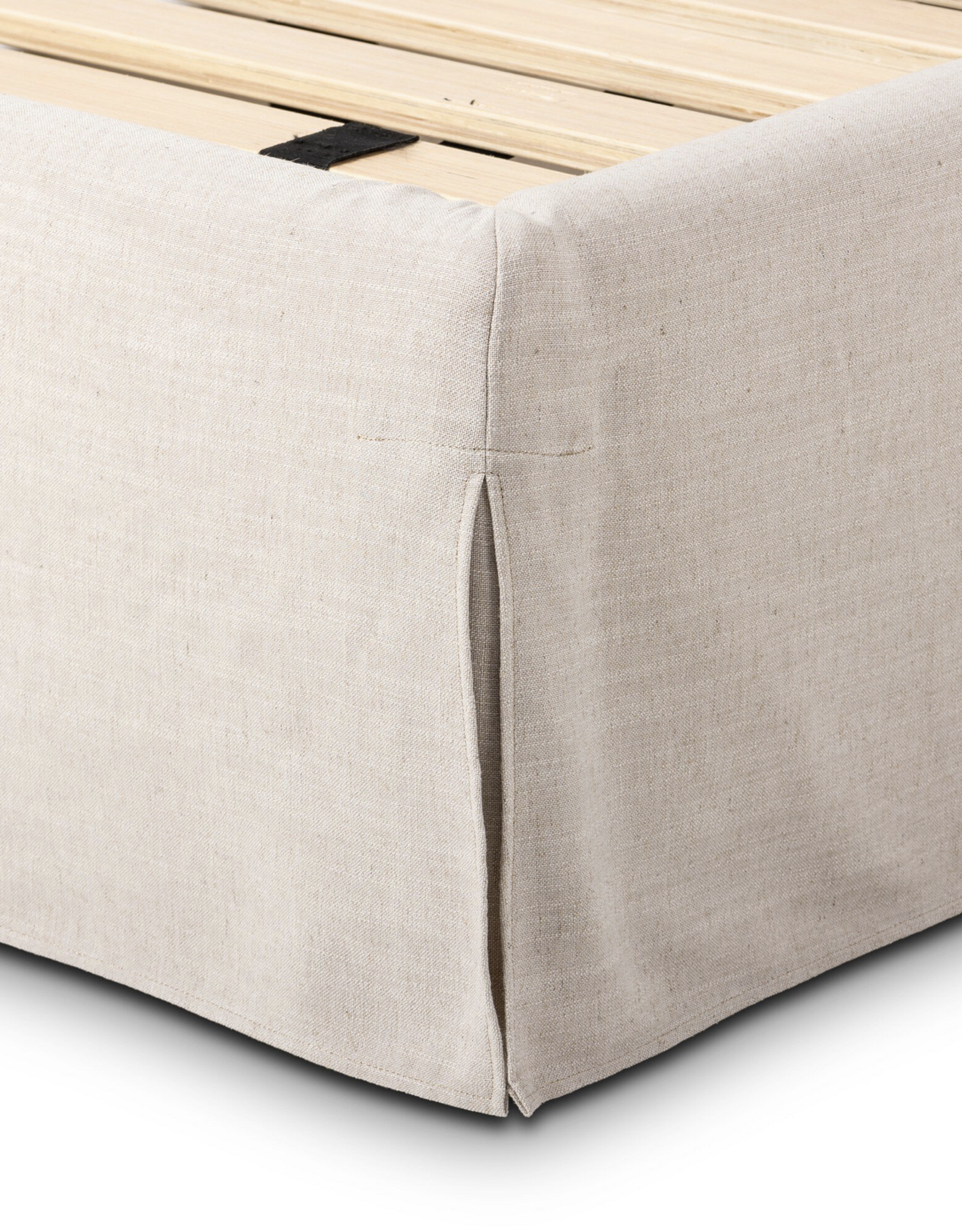 Oasley Slipcover King Bed inSavoy Parchment