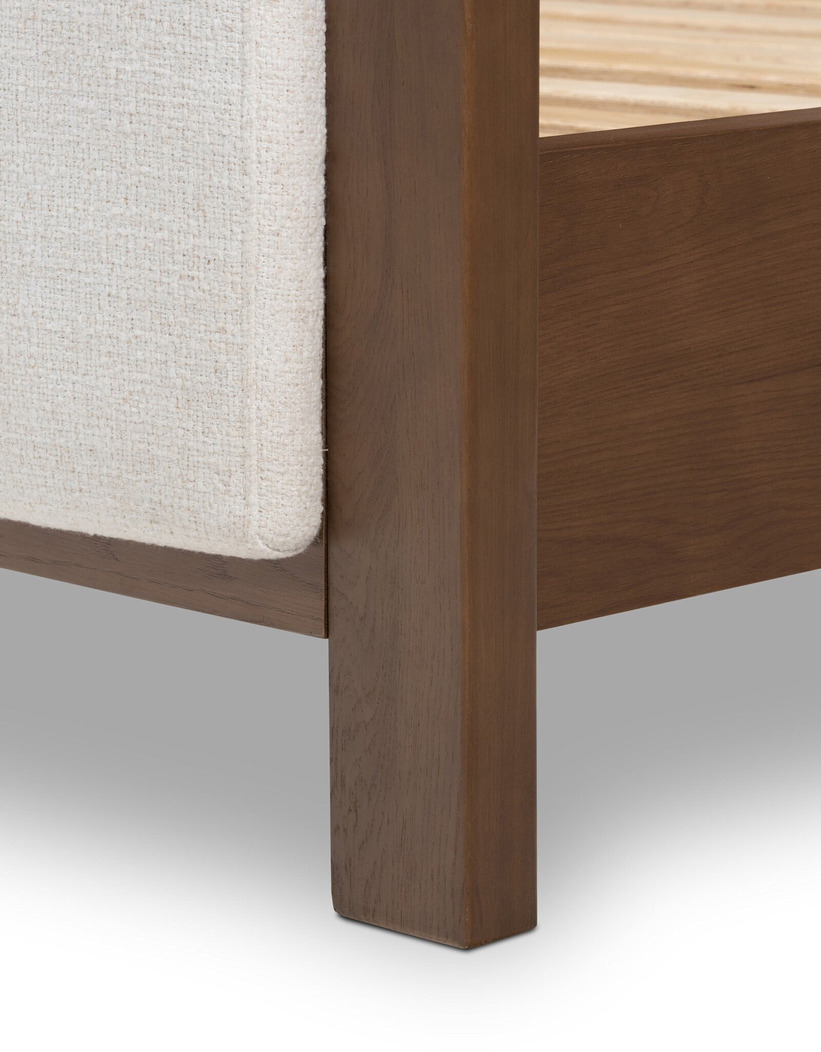 Willem Bed, Omari Natural