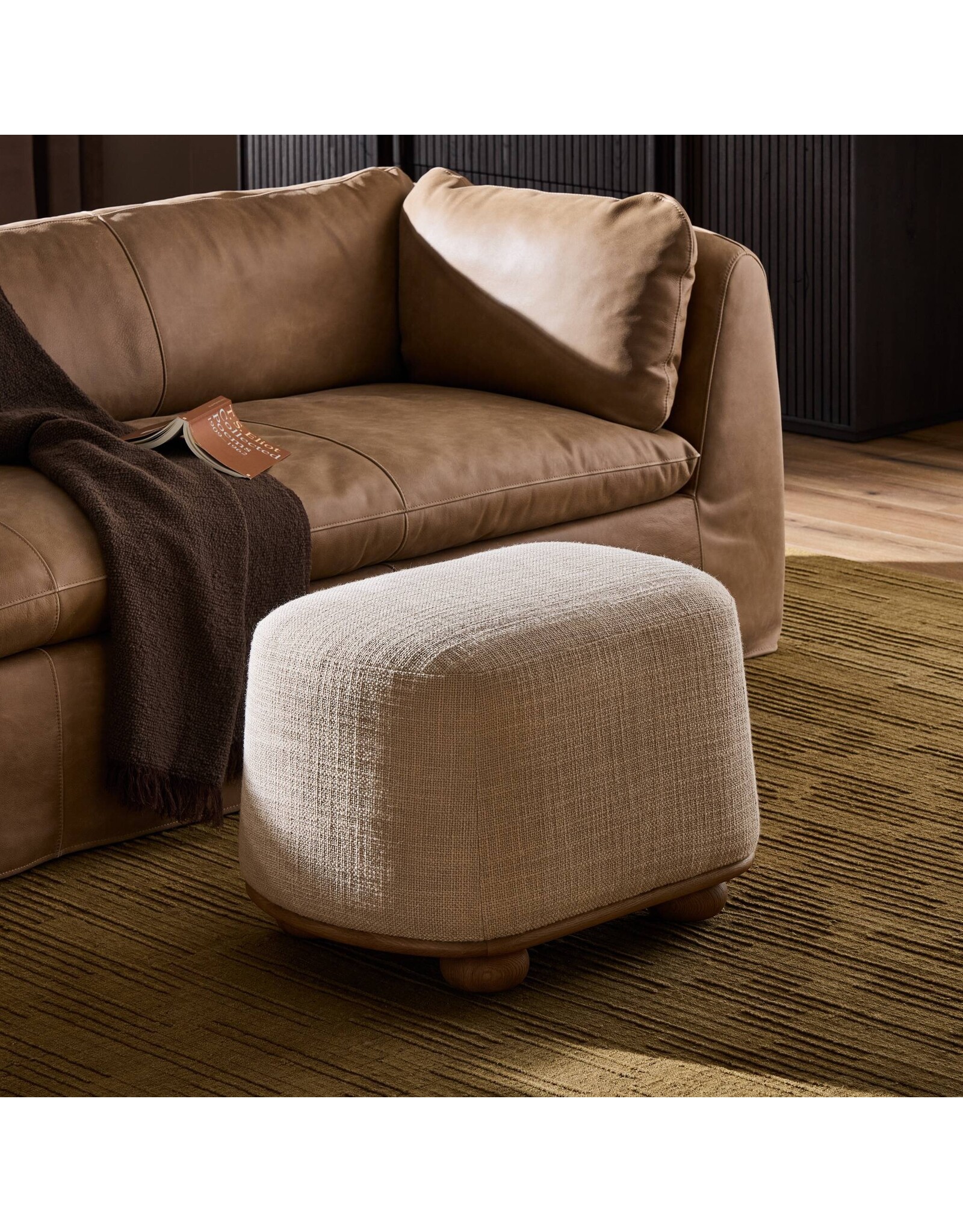 Bilbury Oval Ottoman, Saxon Sand