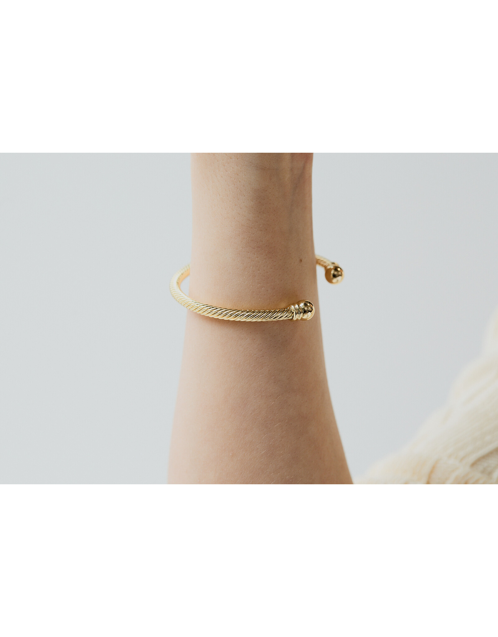 Twisted Open Bangle, Thin