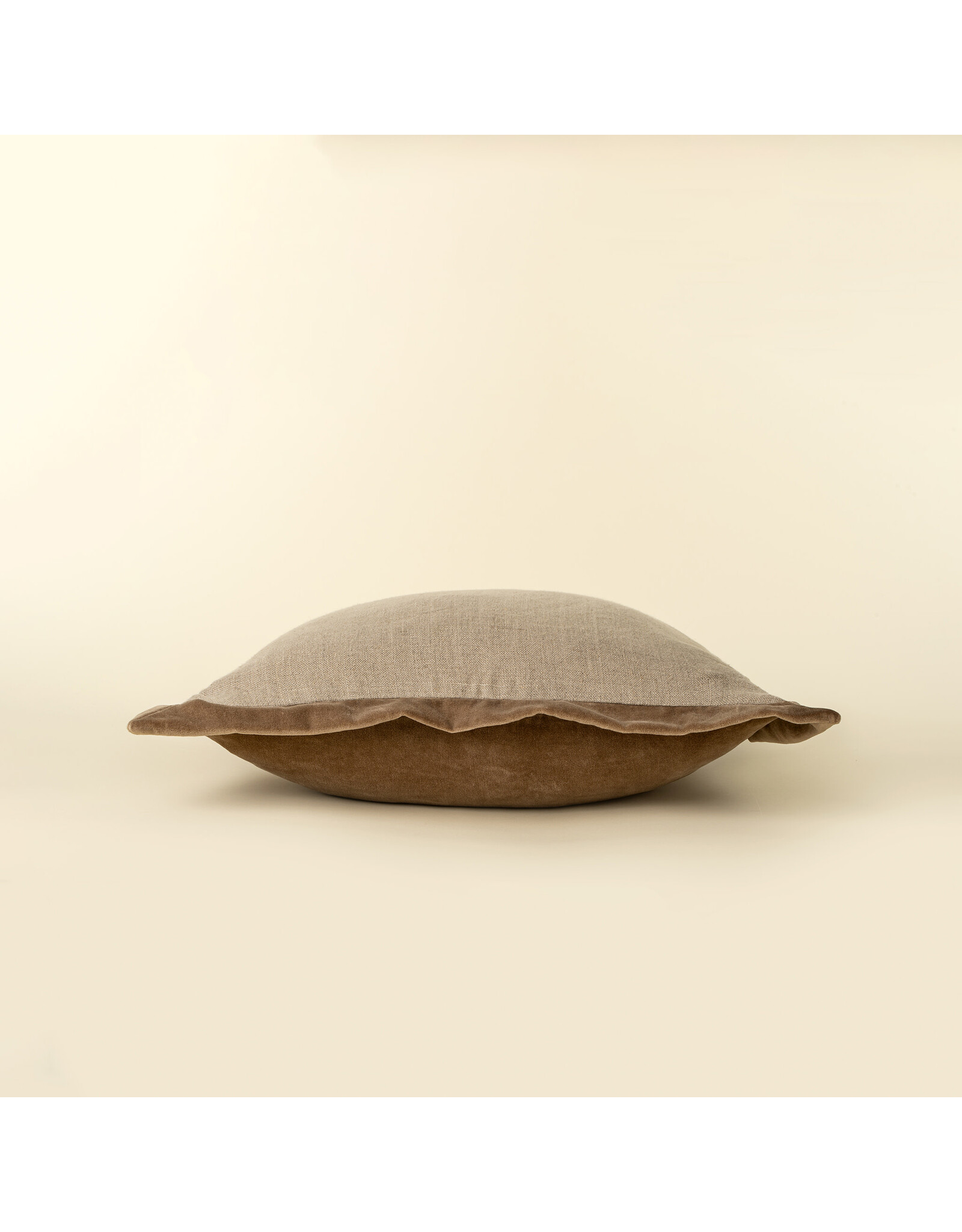 20x20 Velvet Edge Linen Pillow, Chocolate