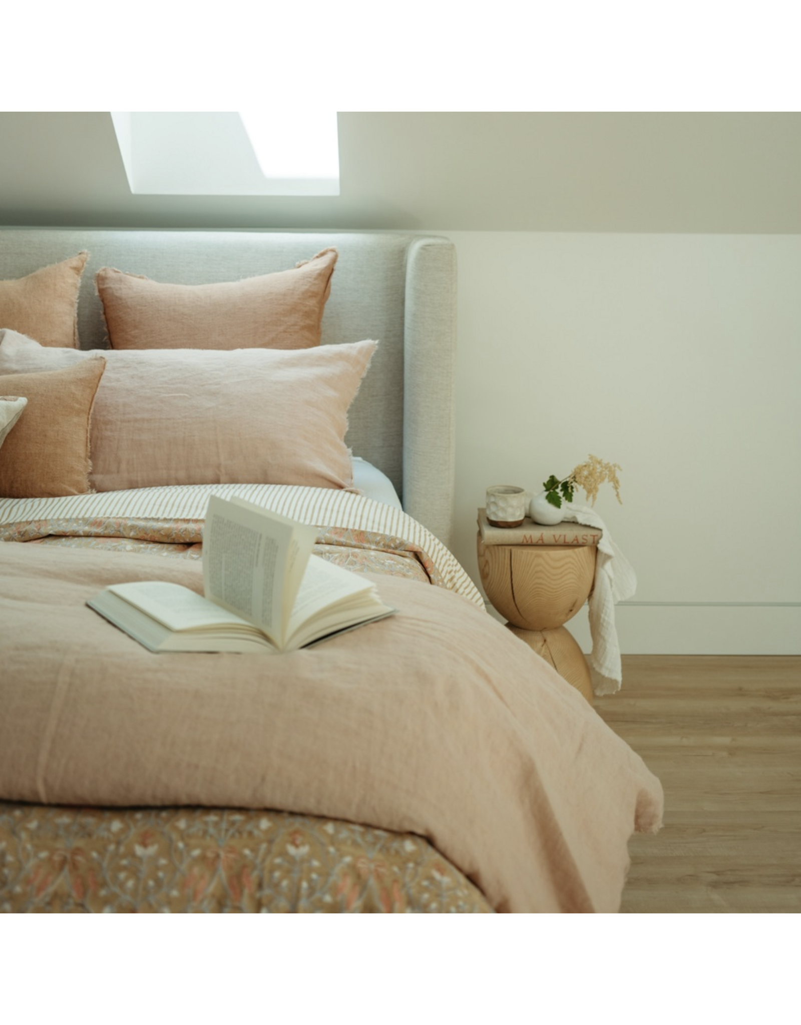 Lina Linen Queen Duvet Set Peony