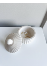 Fluted Pinch Bowl w/ Lid, Limestone