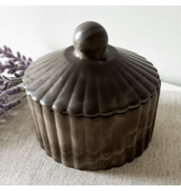 Fluted Pinch Bowl w/ Lid, Mocha Stone