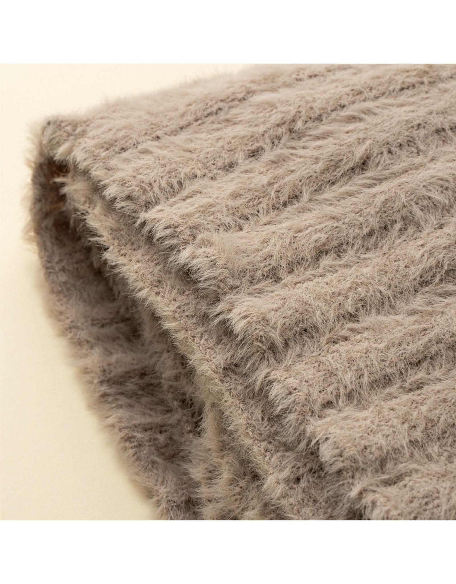 Snug Throw, Tuffet