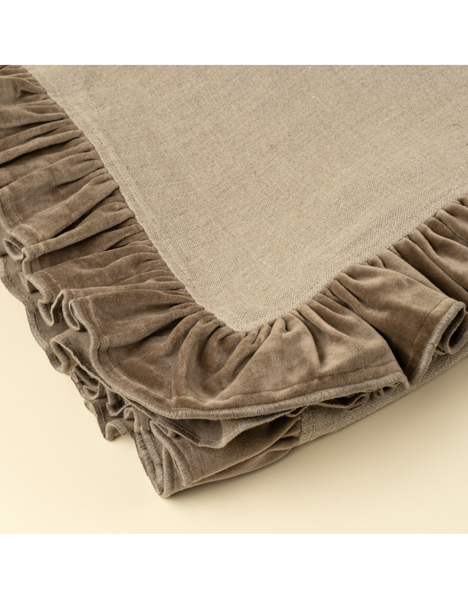 Velvet Ruffle Linen Throw, Chocolate