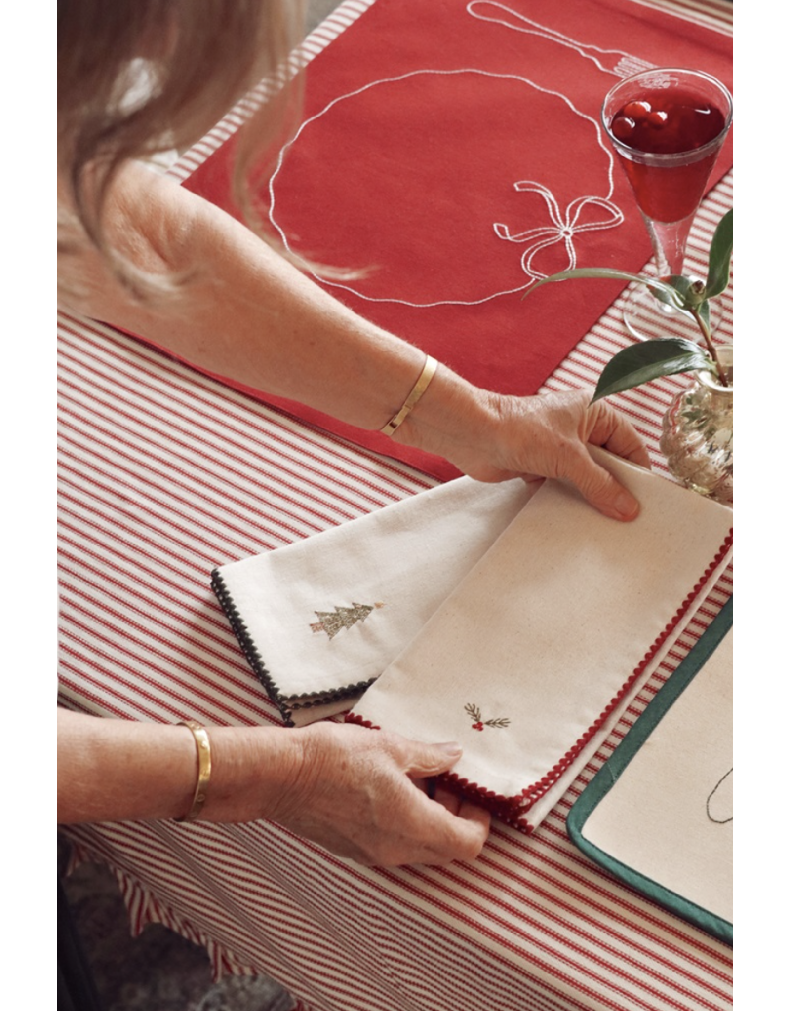 Festive Tree Embroidered Napkins S/4