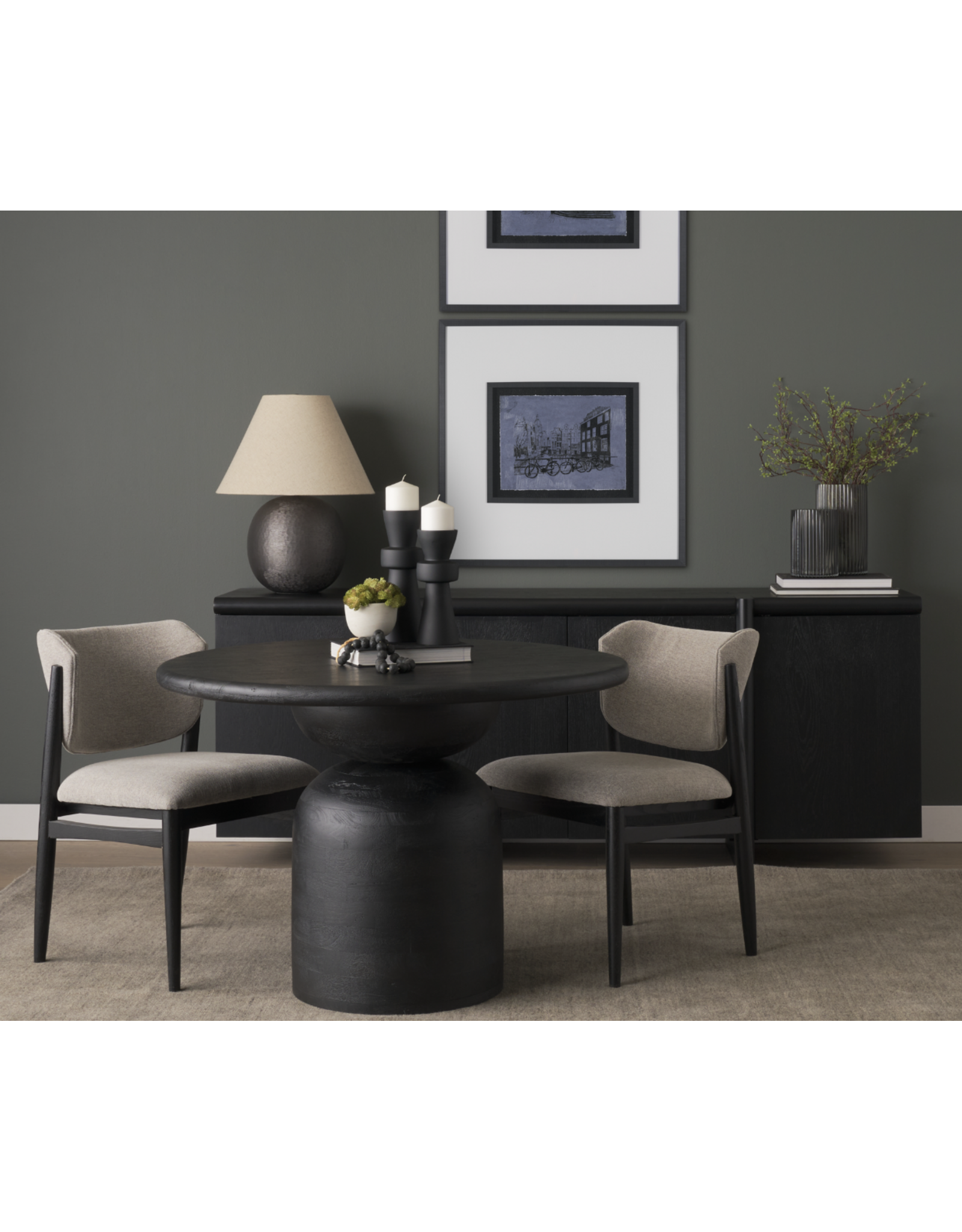 Atlas 42" Round Pedestal Dining Table