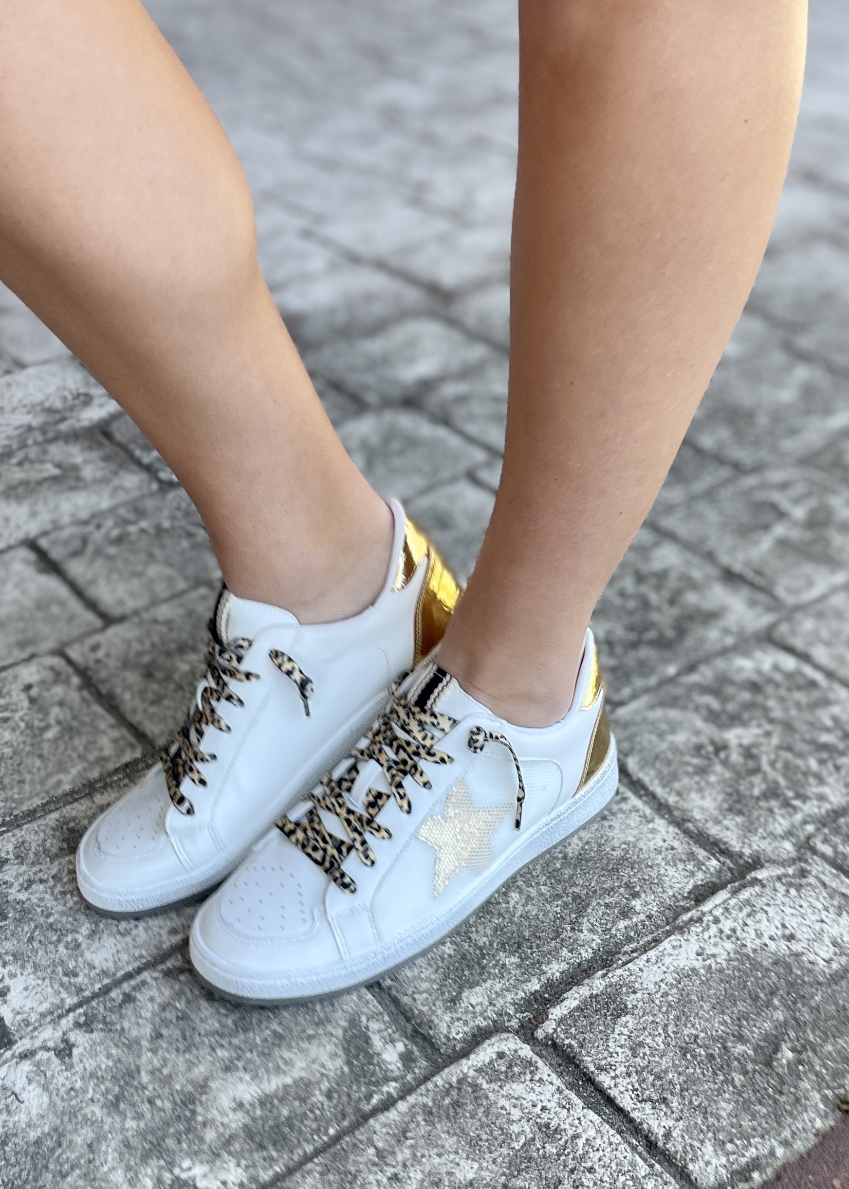 regina star leather sneaker