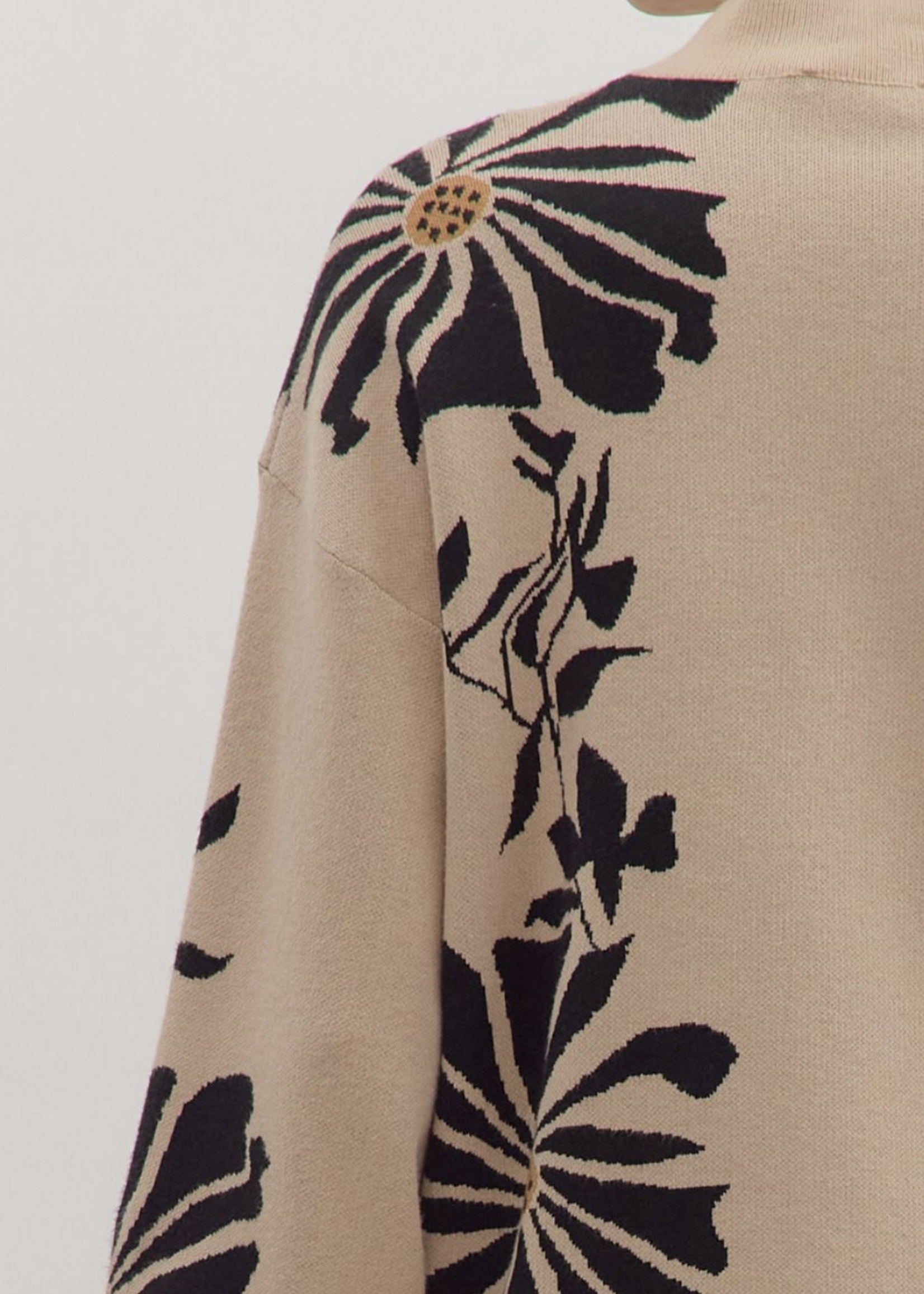 ETO ETO Floral Border Sweater