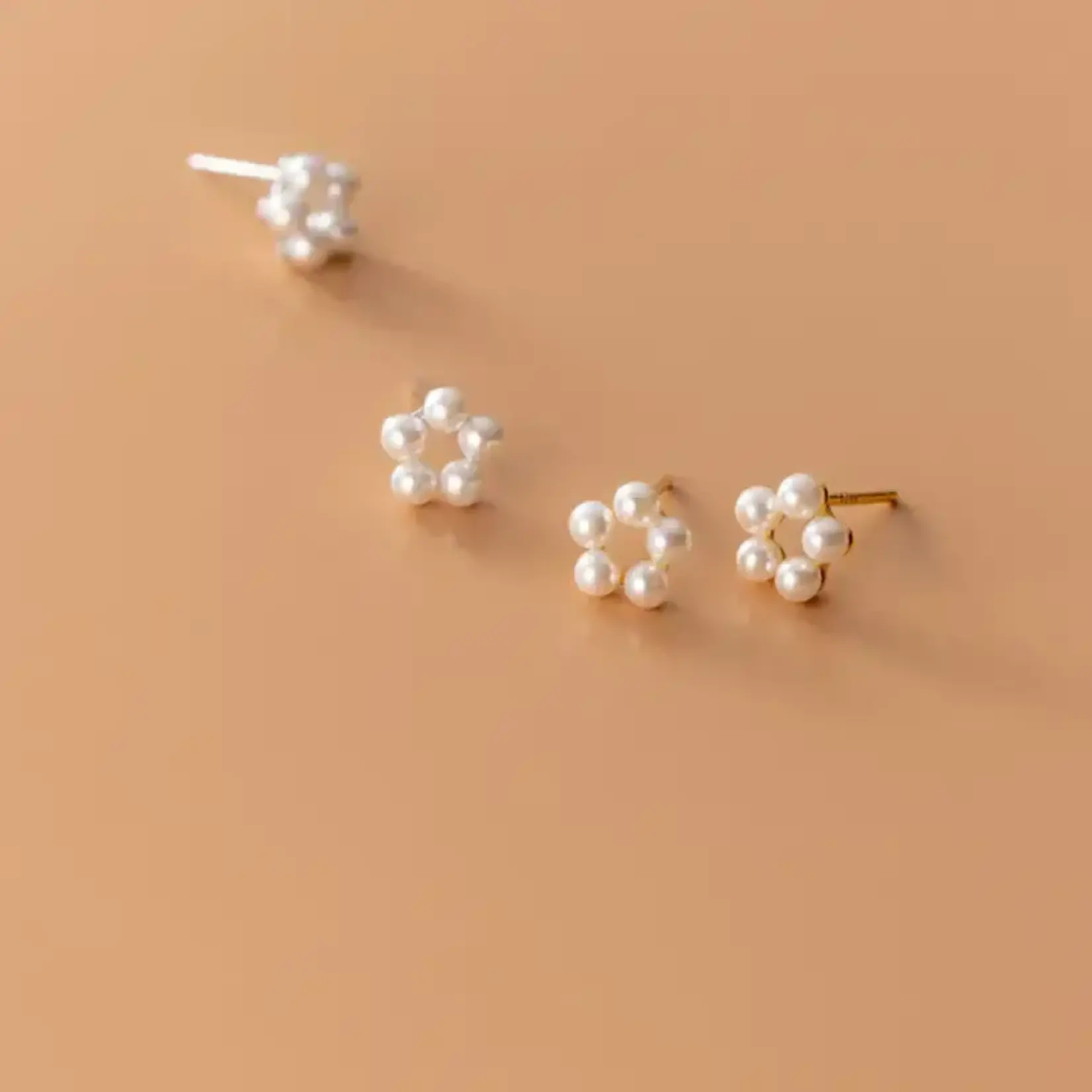 Perimade P Flower Stud Earring