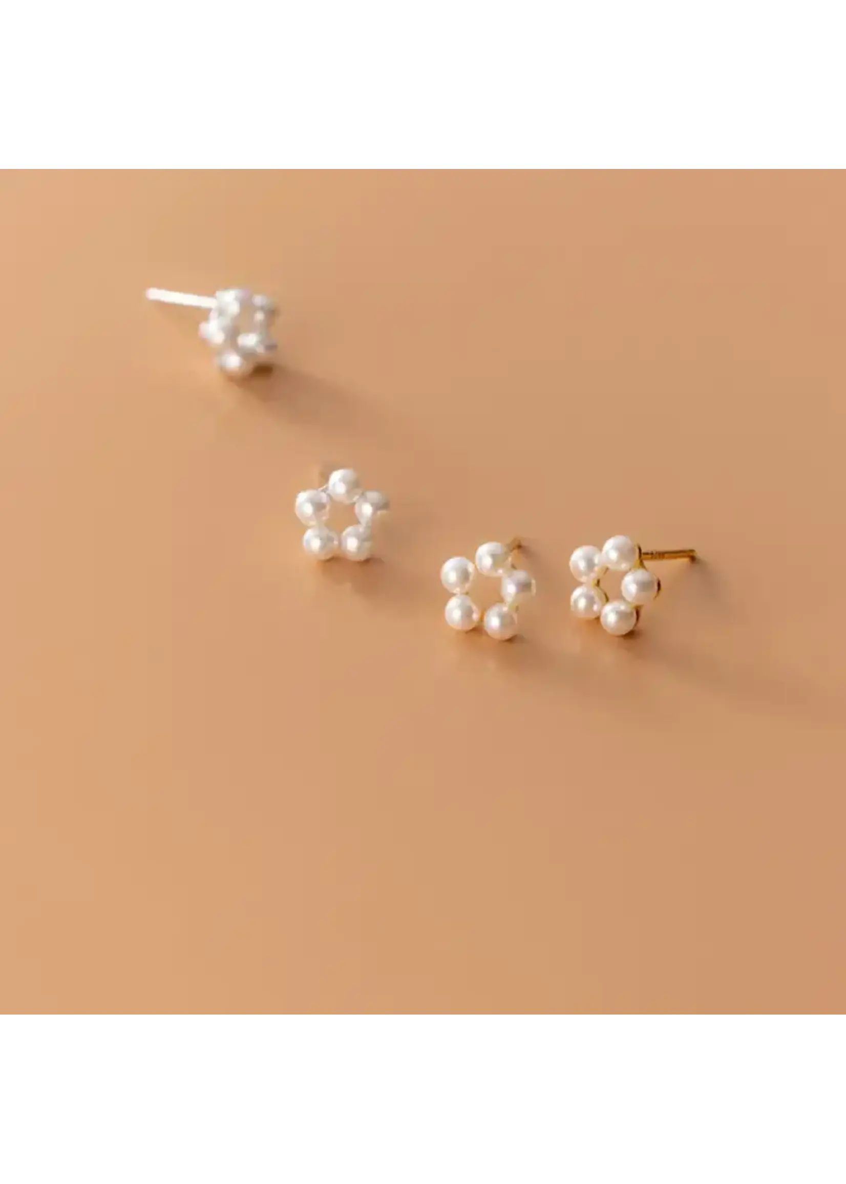 Perimade P Flower Stud Earring