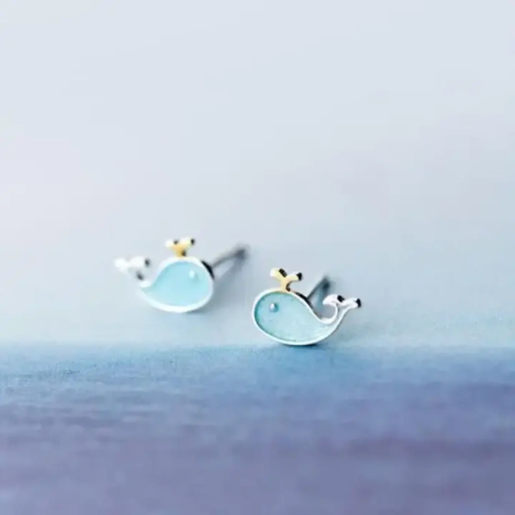 Perimade P Whale Earring