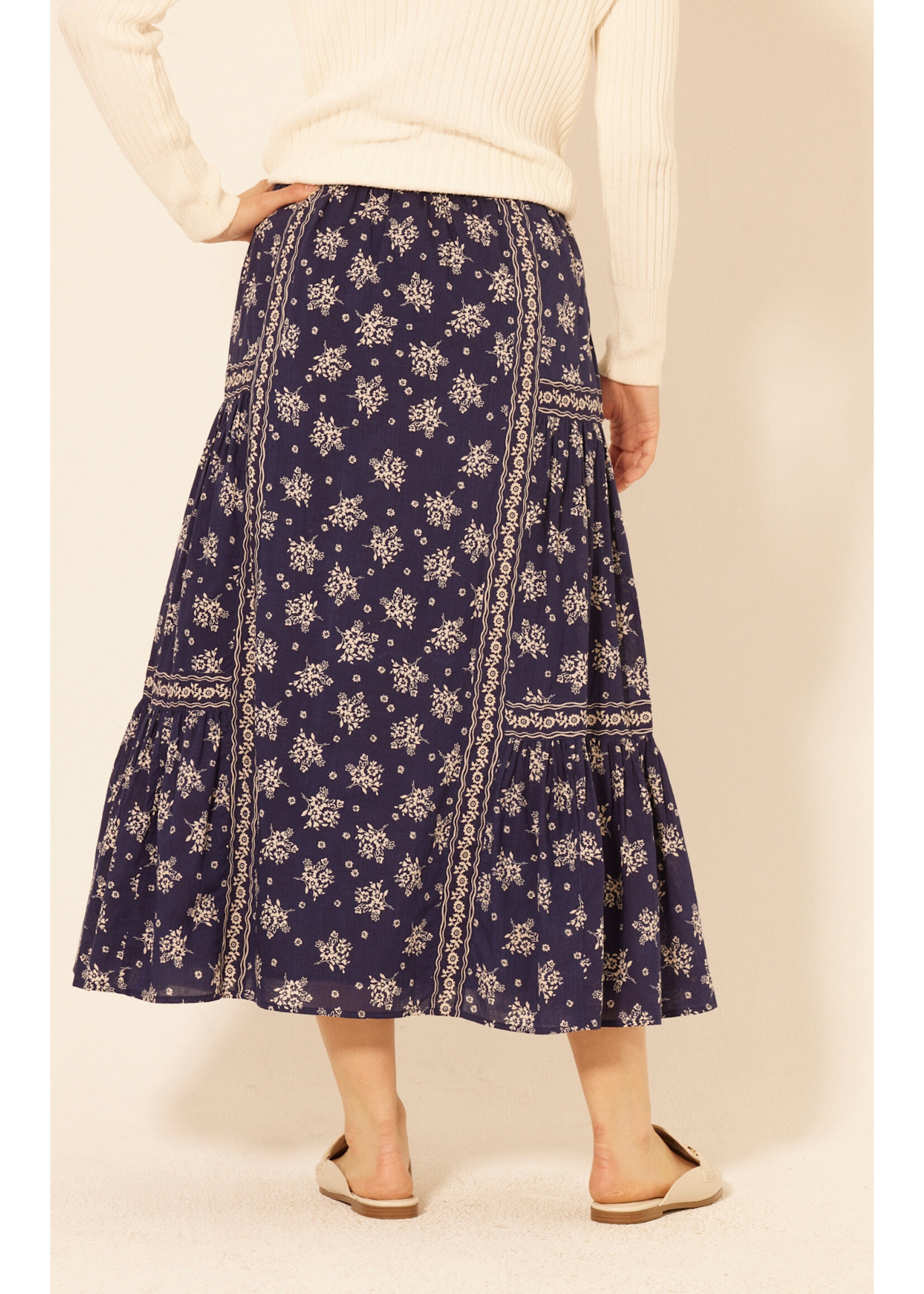 Billa 77 Bila Valley Crest Skirt