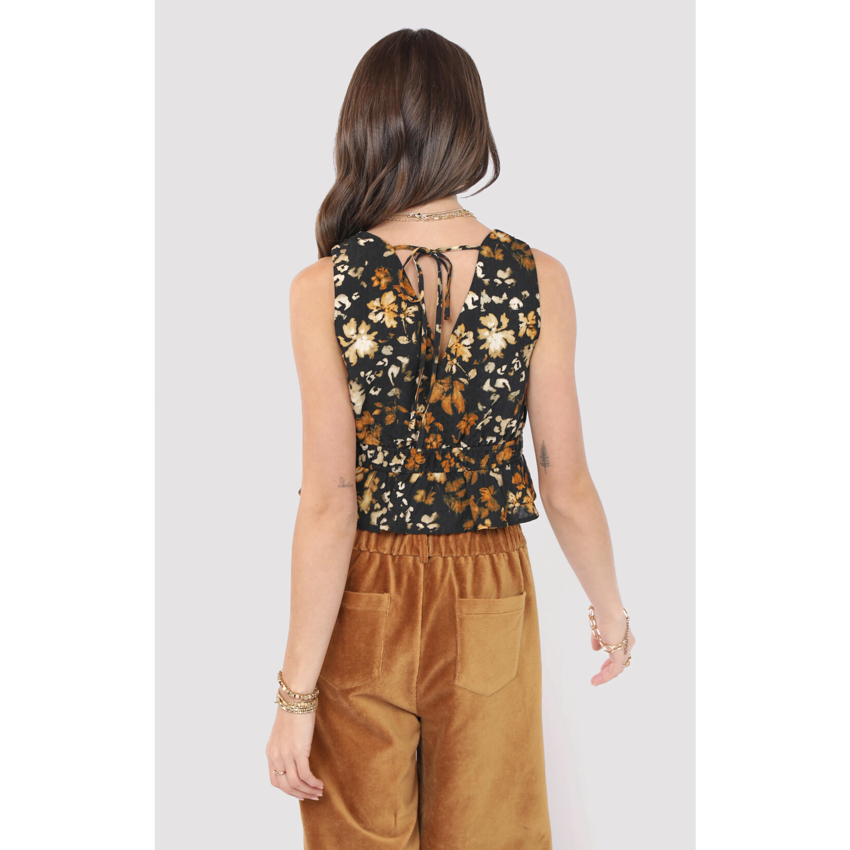 Sadie Sage SS With Ease VNeck Peplum Top