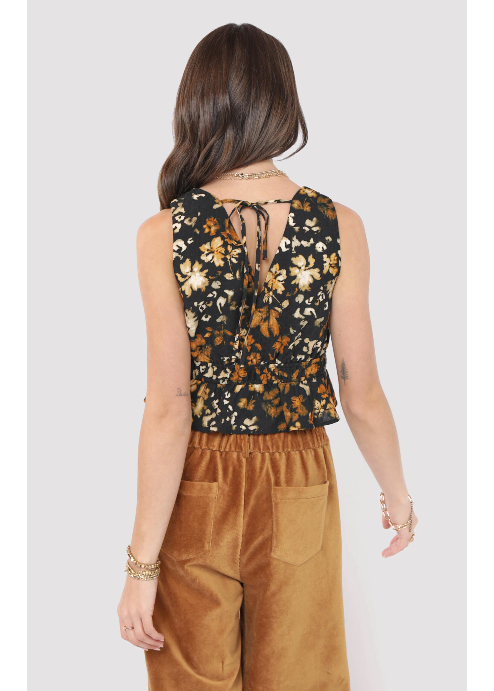 Sadie Sage SS With Ease VNeck Peplum Top