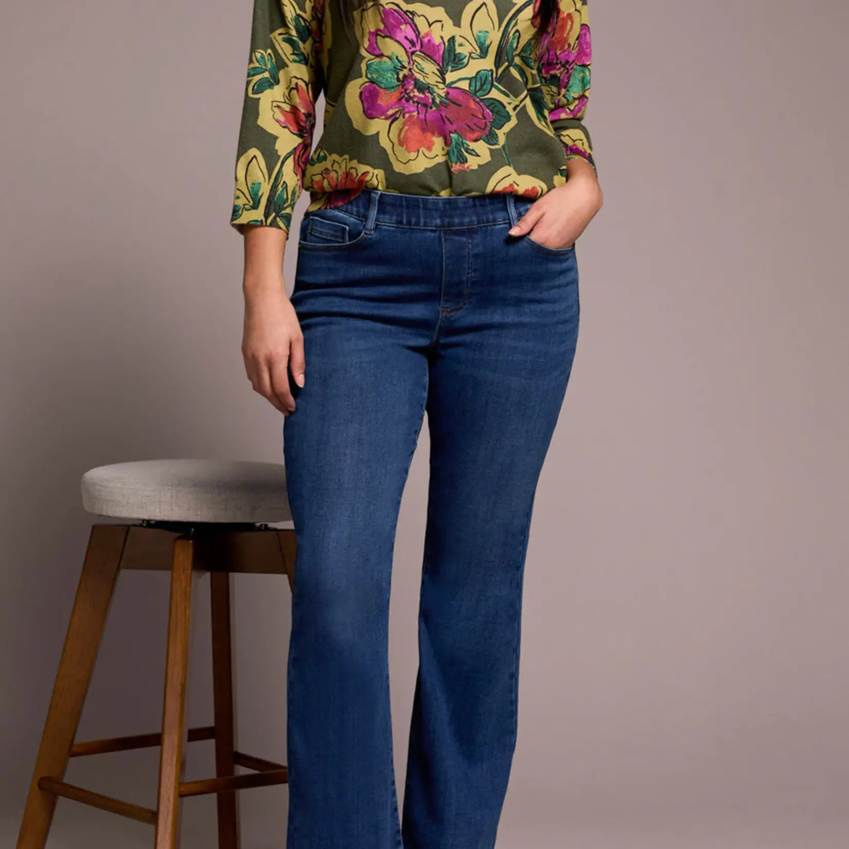 Tribal T Audrey Hugging Straight Crop Jeans