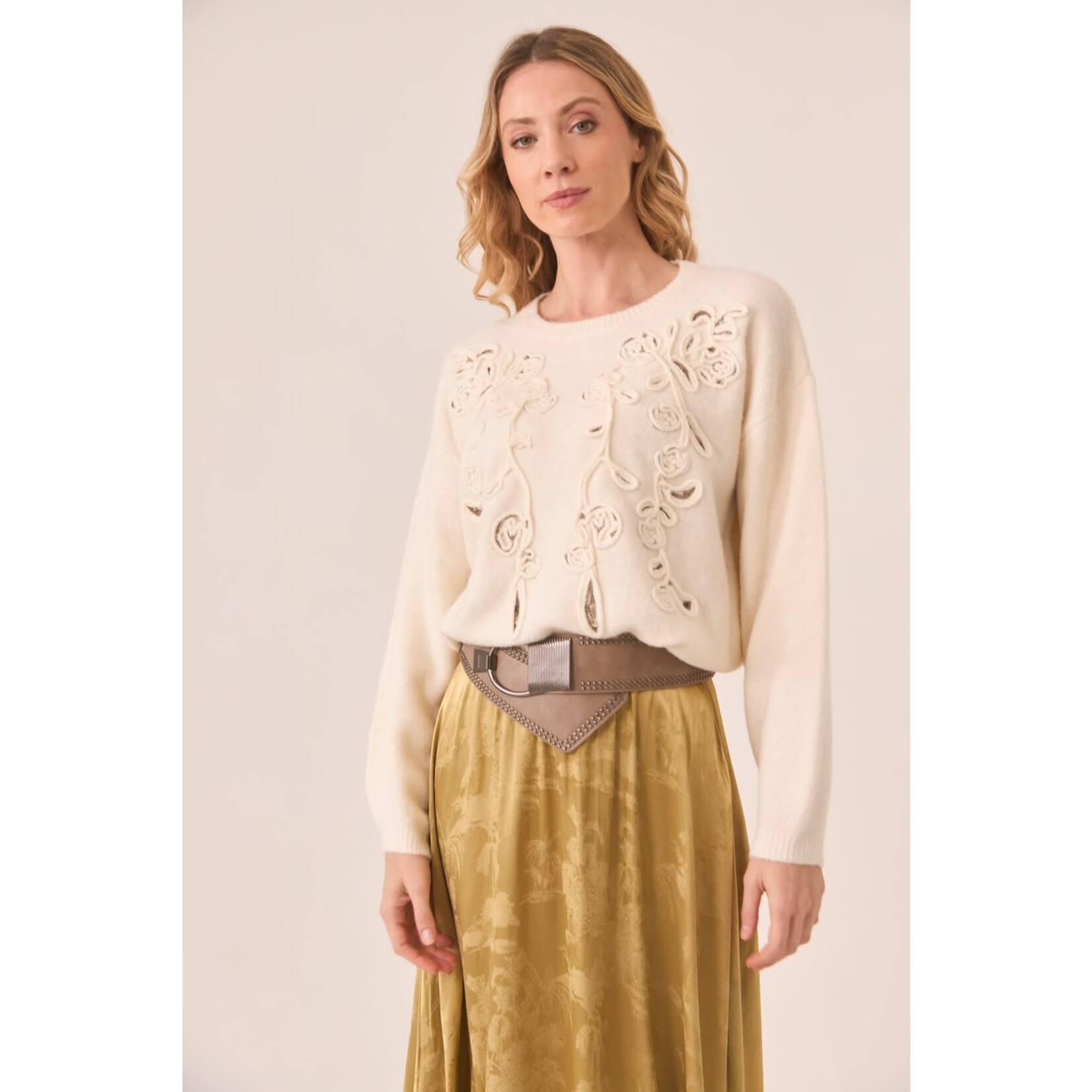 NKN Nekane NKN Floral Embroidered Sweater