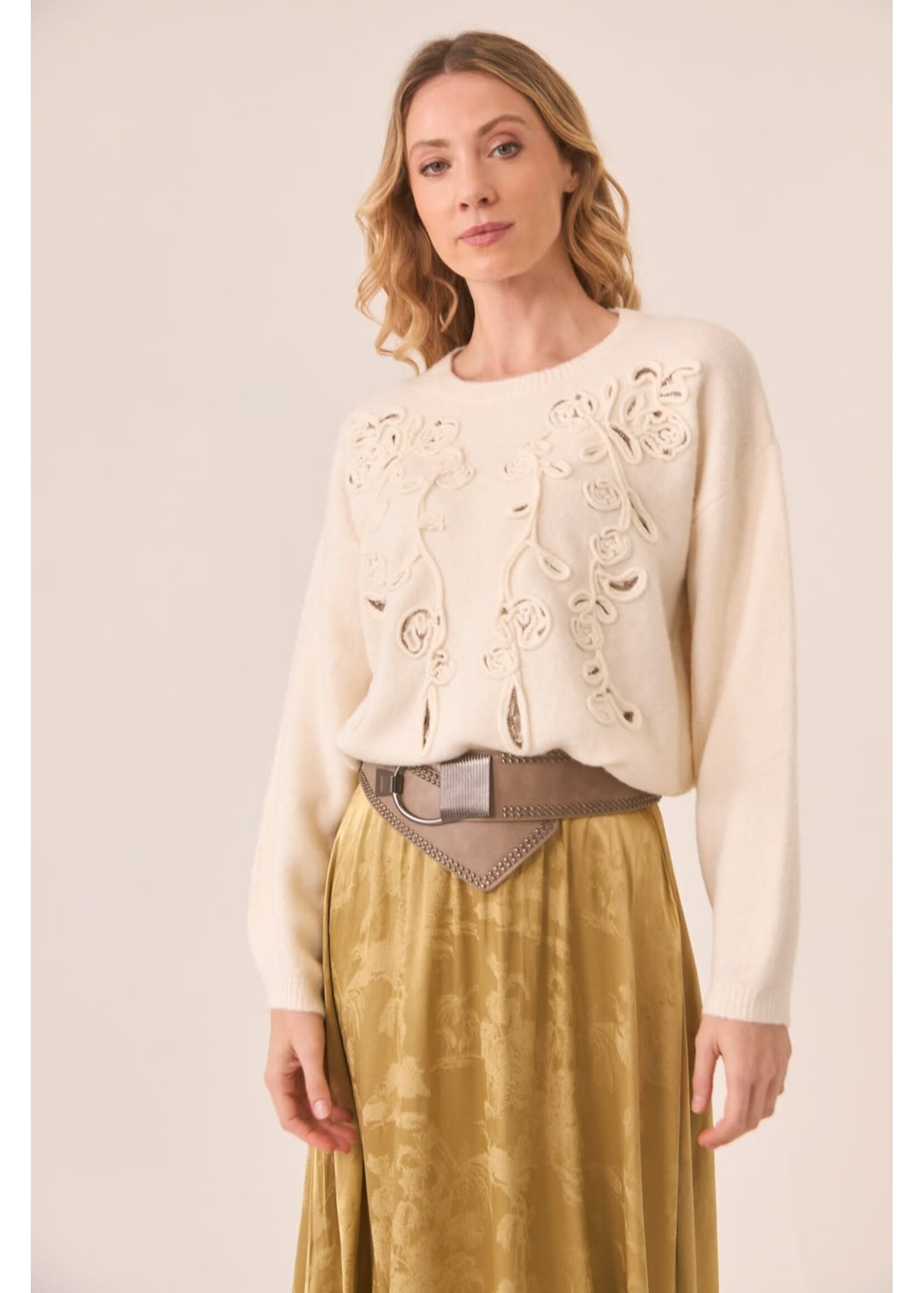 NKN Nekane NKN Floral Embroidered Sweater