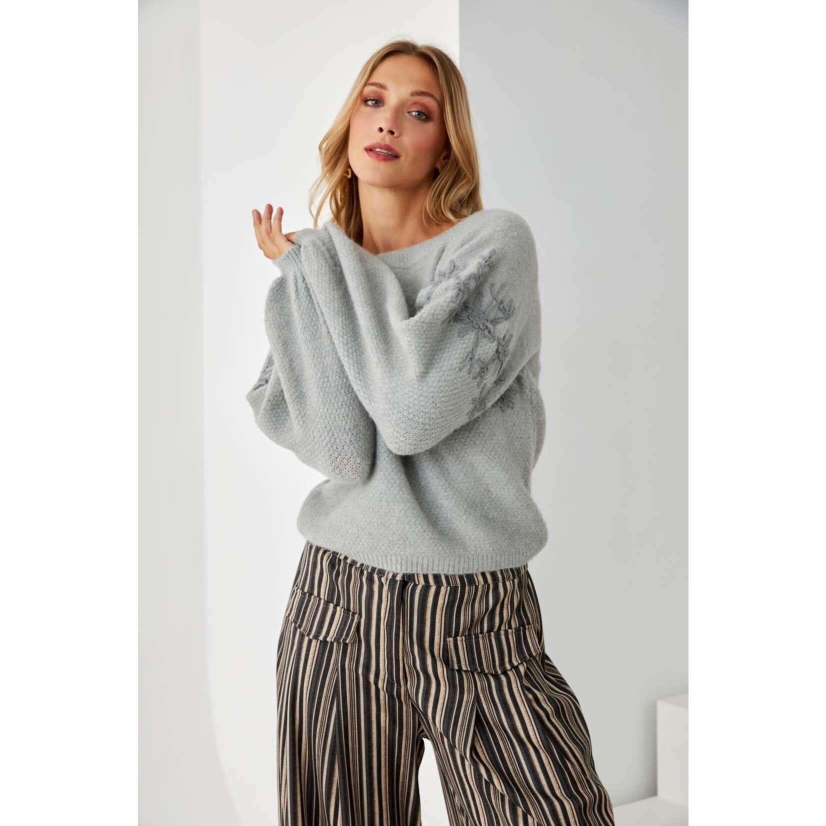 NKN Nekane NKN Embroidered Balloon Sleeve Sweater
