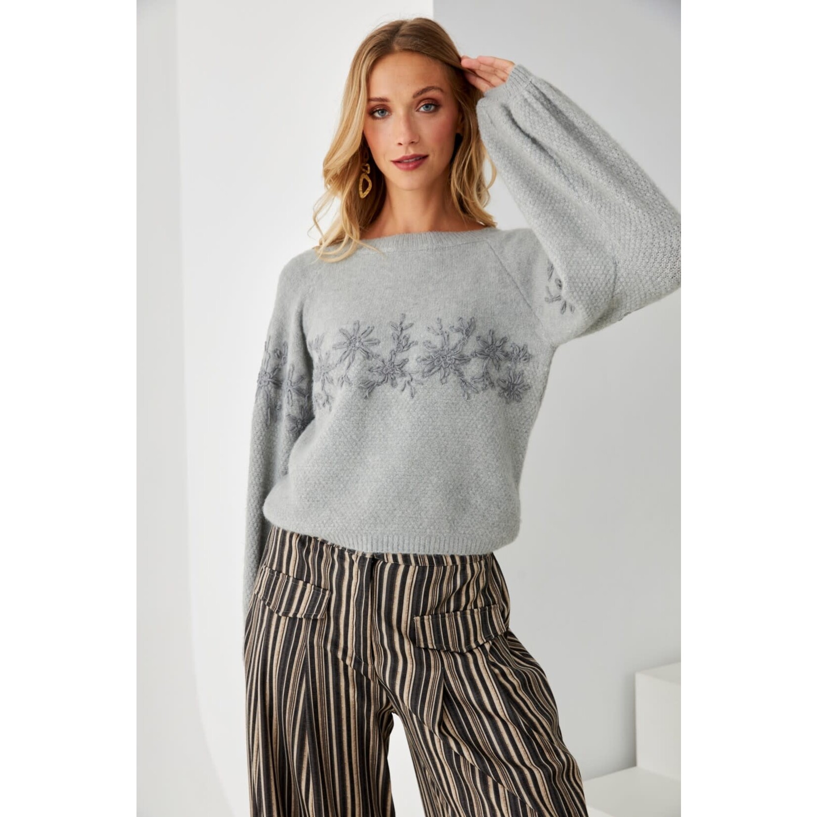 NKN Nekane NKN Embroidered Balloon Sleeve Sweater