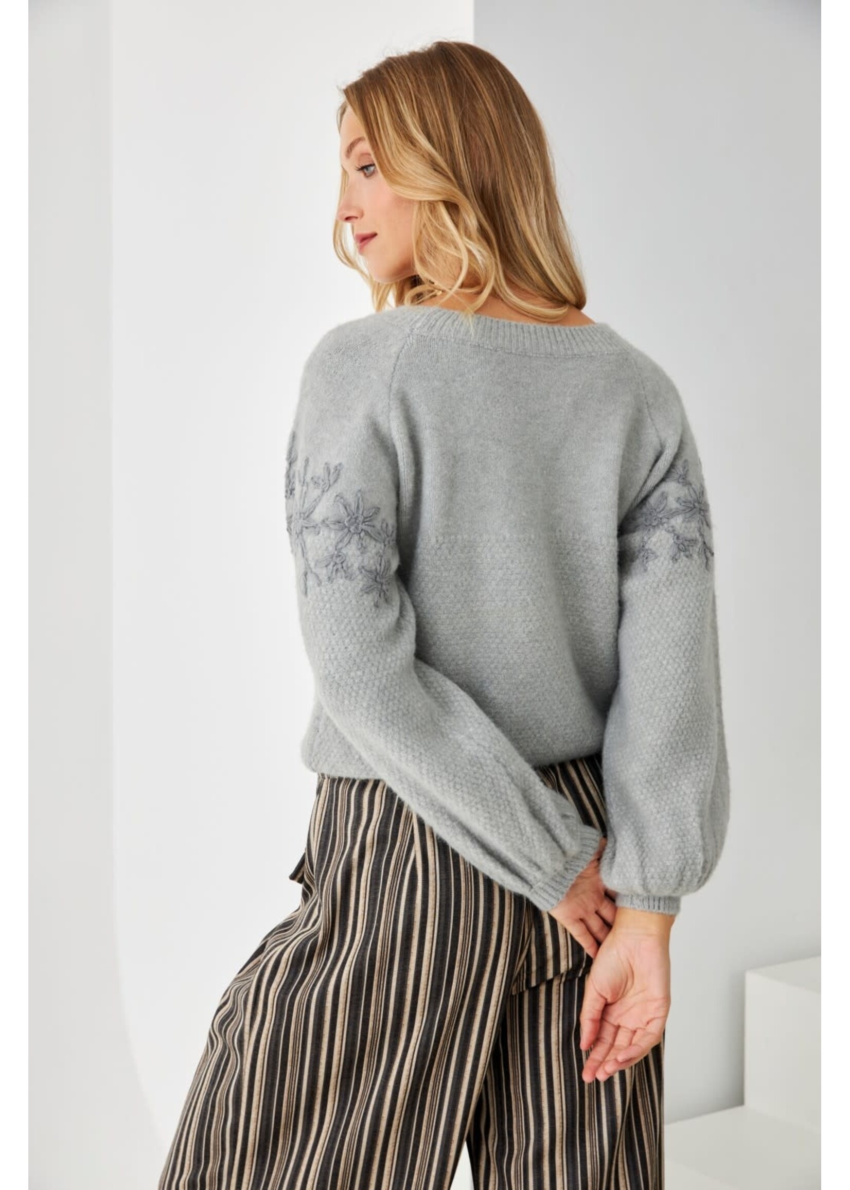 NKN Nekane NKN Embroidered Balloon Sleeve Sweater