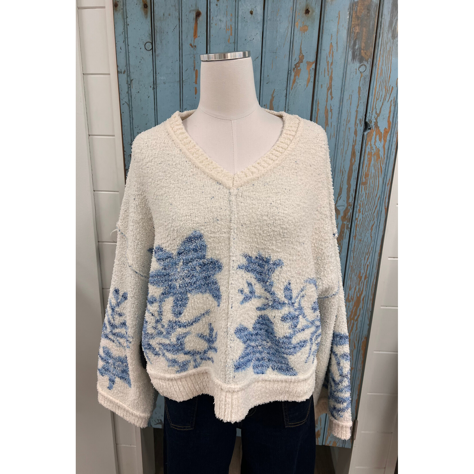 Mello Mello Floral Pattern VNeck Sweater