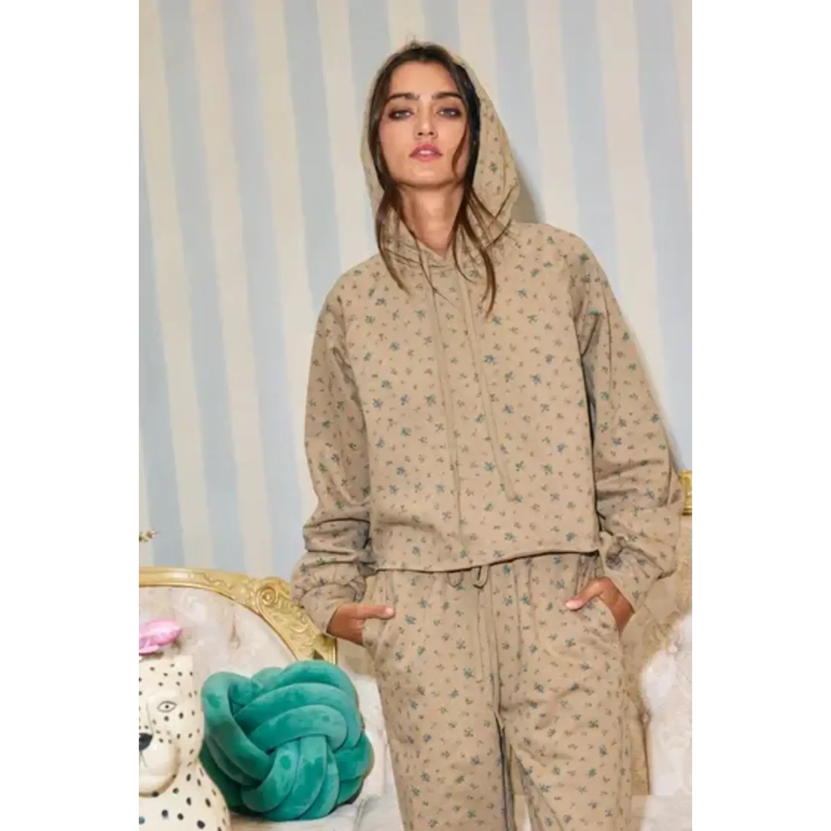 BUCKETLIST BL Floral Print Crop Hoodie