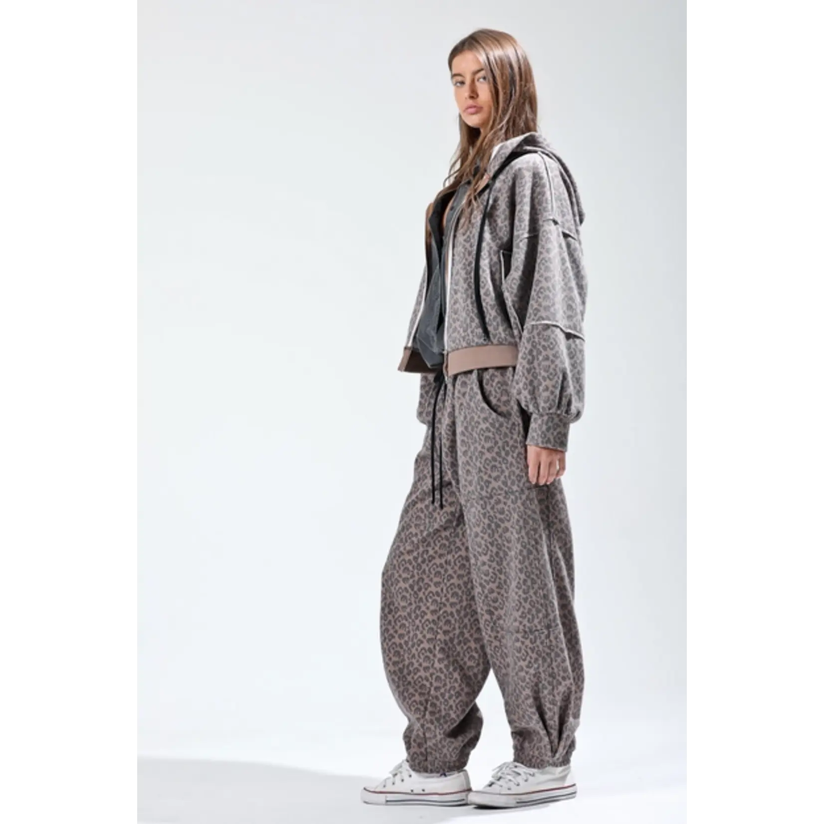 NoaBoa NoaBoa Leopard Print Sweatpants