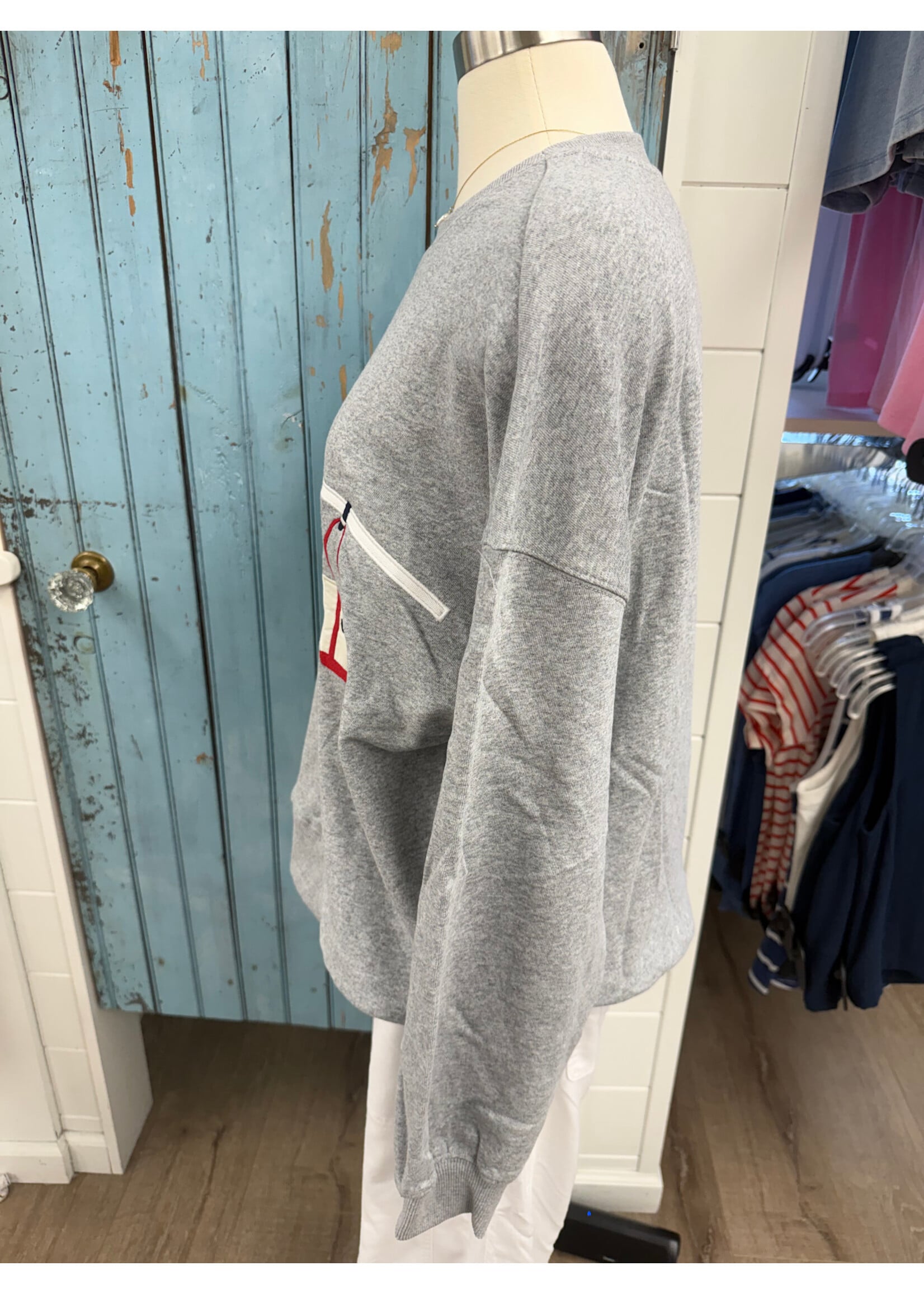 Le Lis Le Lis Graphic Sweatshirt