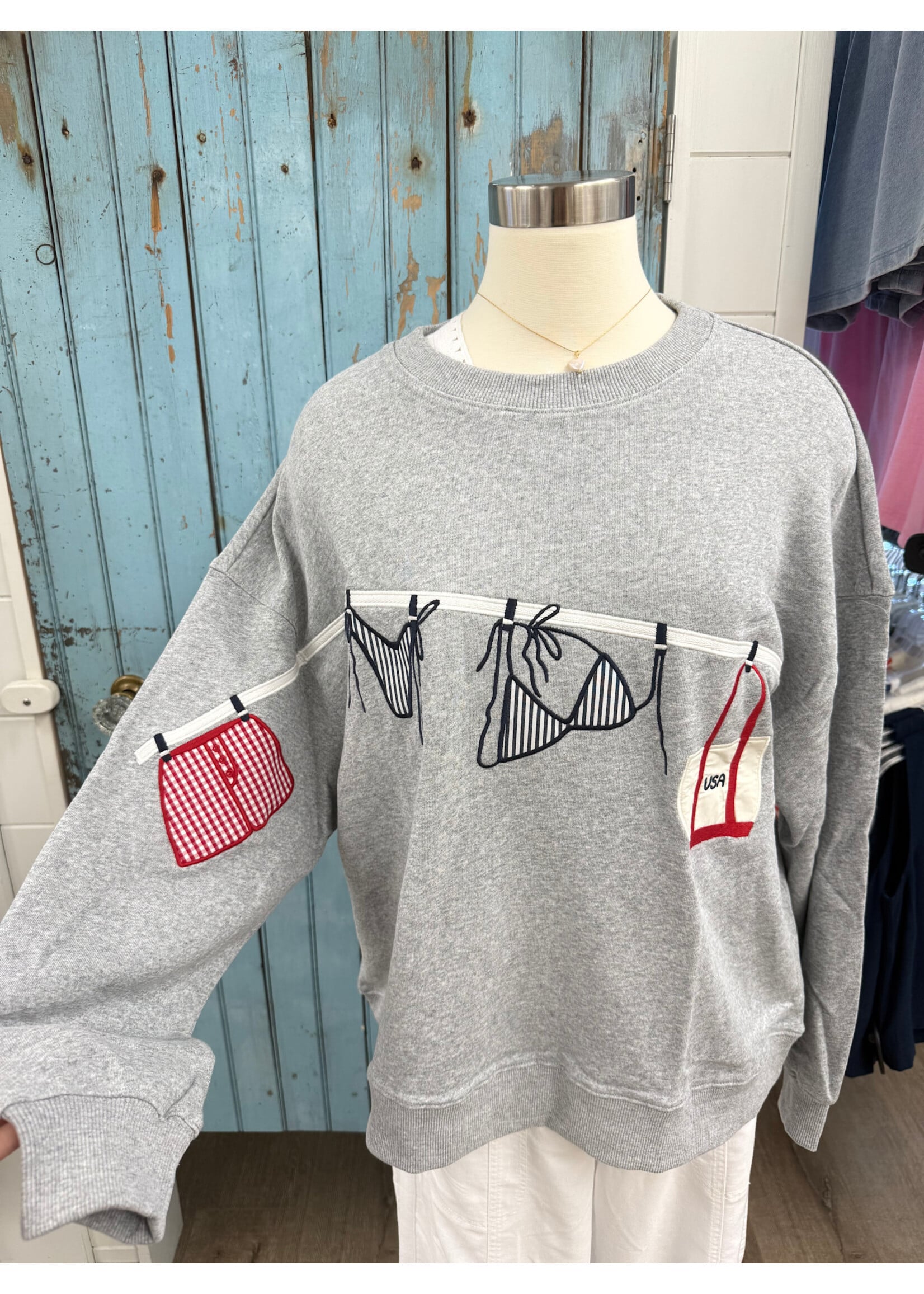 Le Lis Le Lis Graphic Sweatshirt