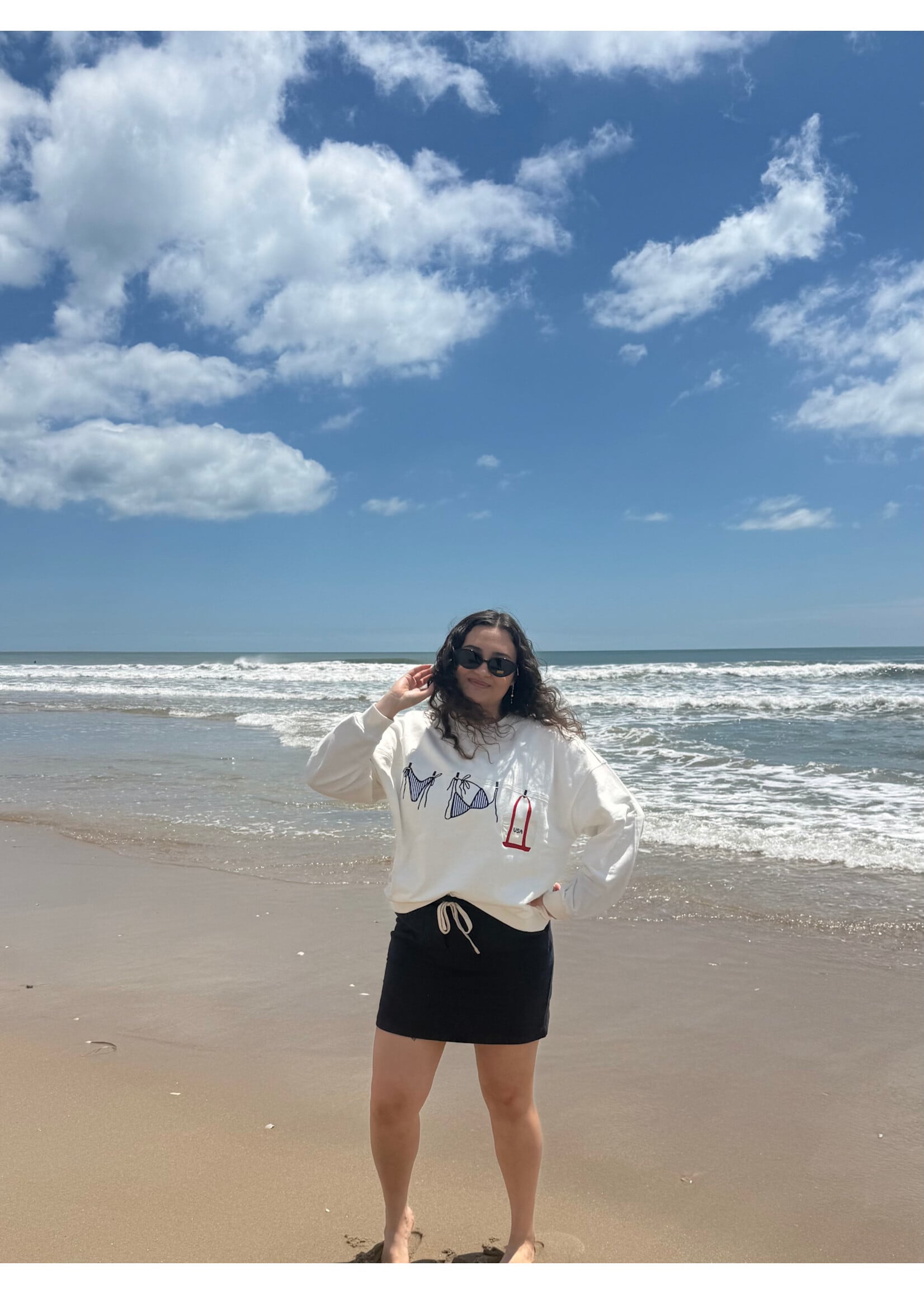 Le Lis Le Lis Graphic Sweatshirt