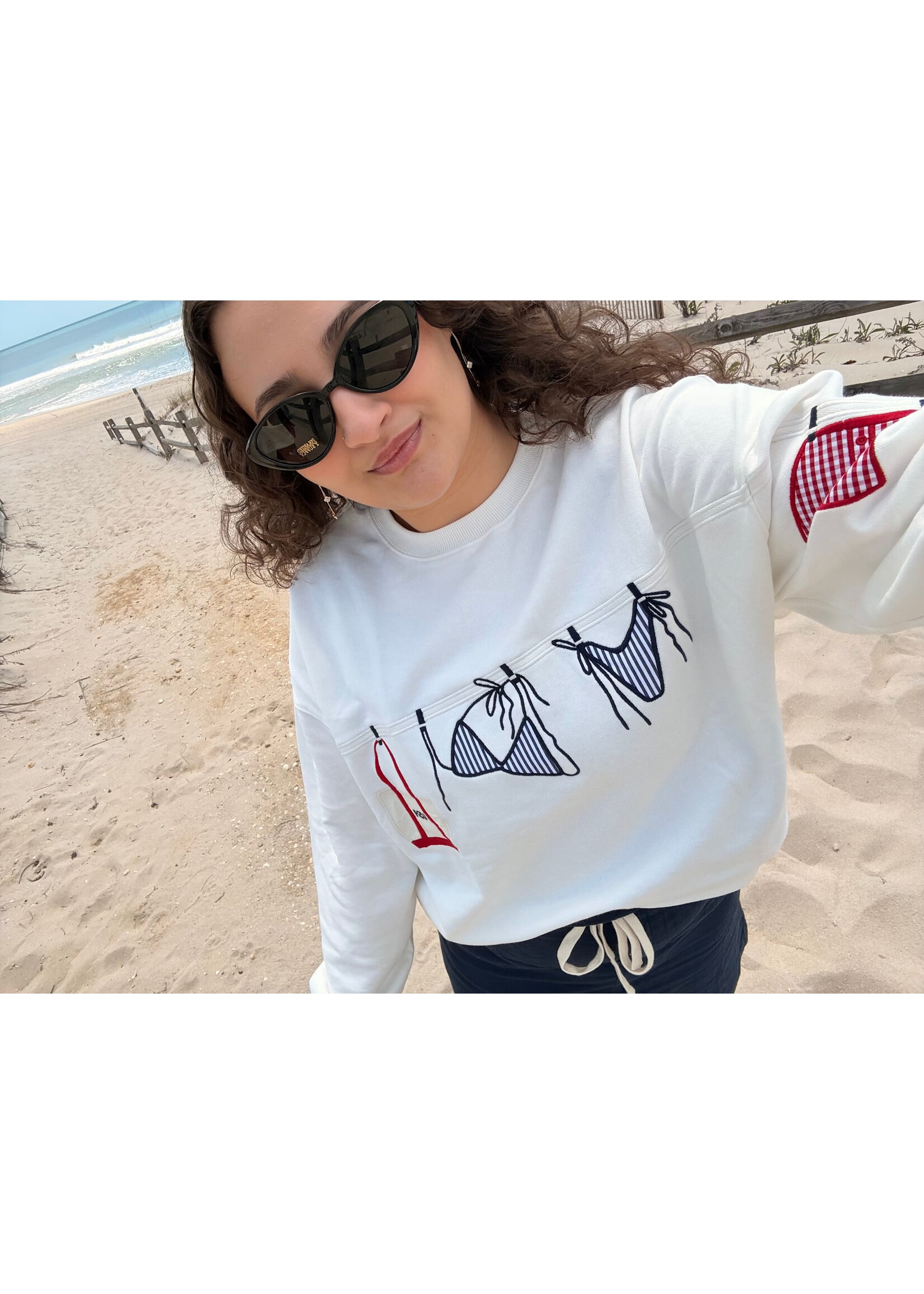 Le Lis Le Lis Graphic Sweatshirt