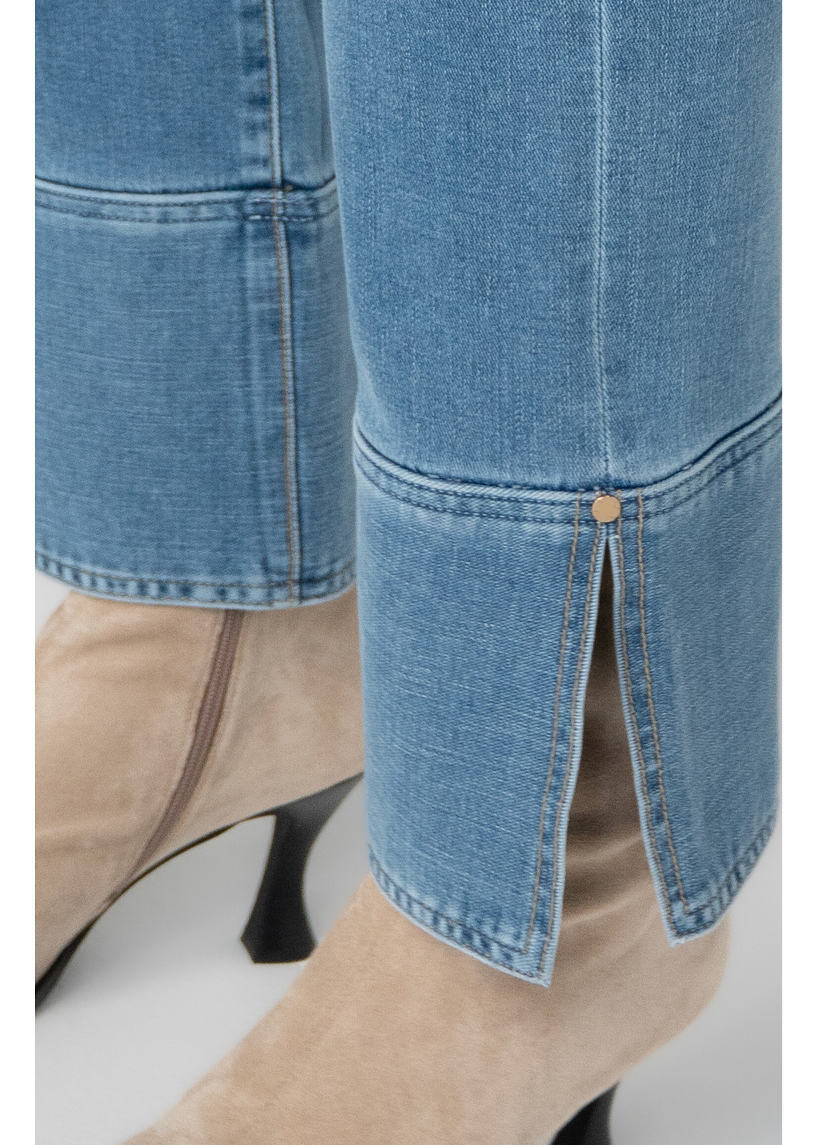 Liverpool LP Kennedy Cuff Straight Jean